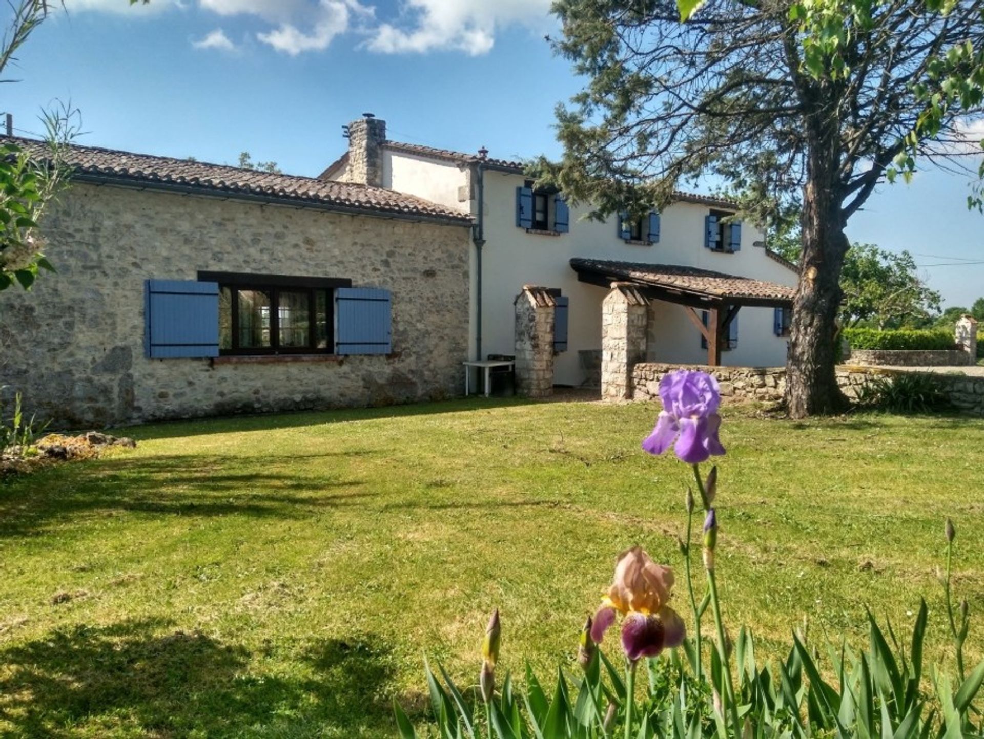 жилой дом в Savignac-de-Duras, Nouvelle-Aquitaine 10827064