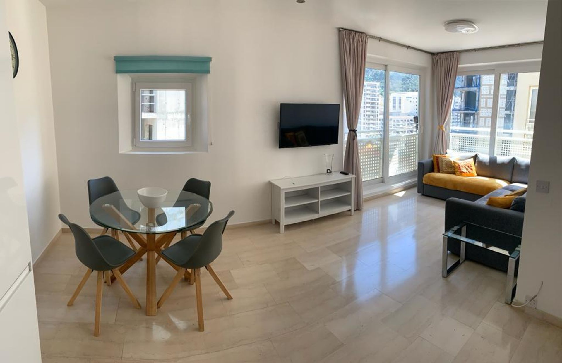 Condominium in La Linea de la Concepción, Andalusië 10827202