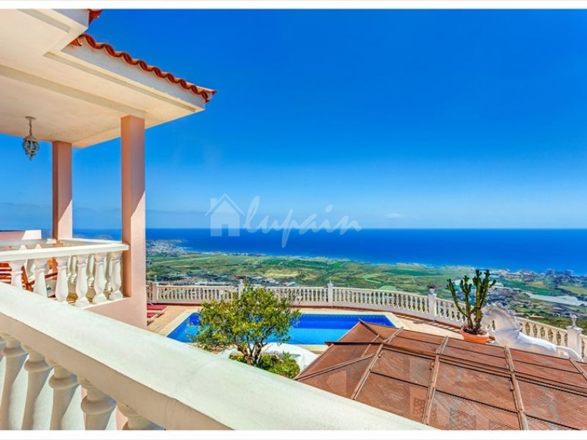 سكني في Adeje, Canarias 10827362