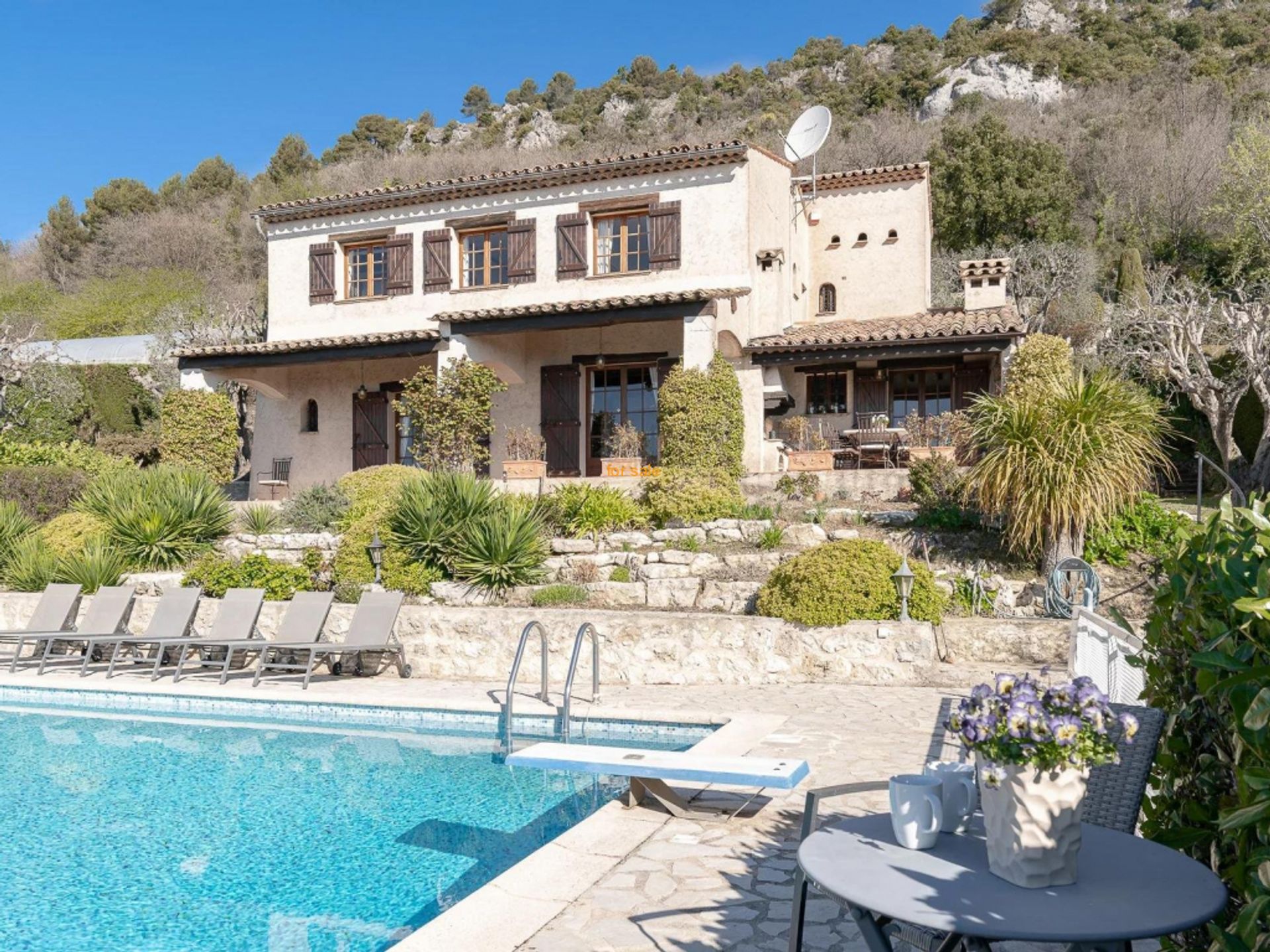 Hus i Tourrettes-sur-Loup, Provence-Alpes-Côte d'Azur 10827465