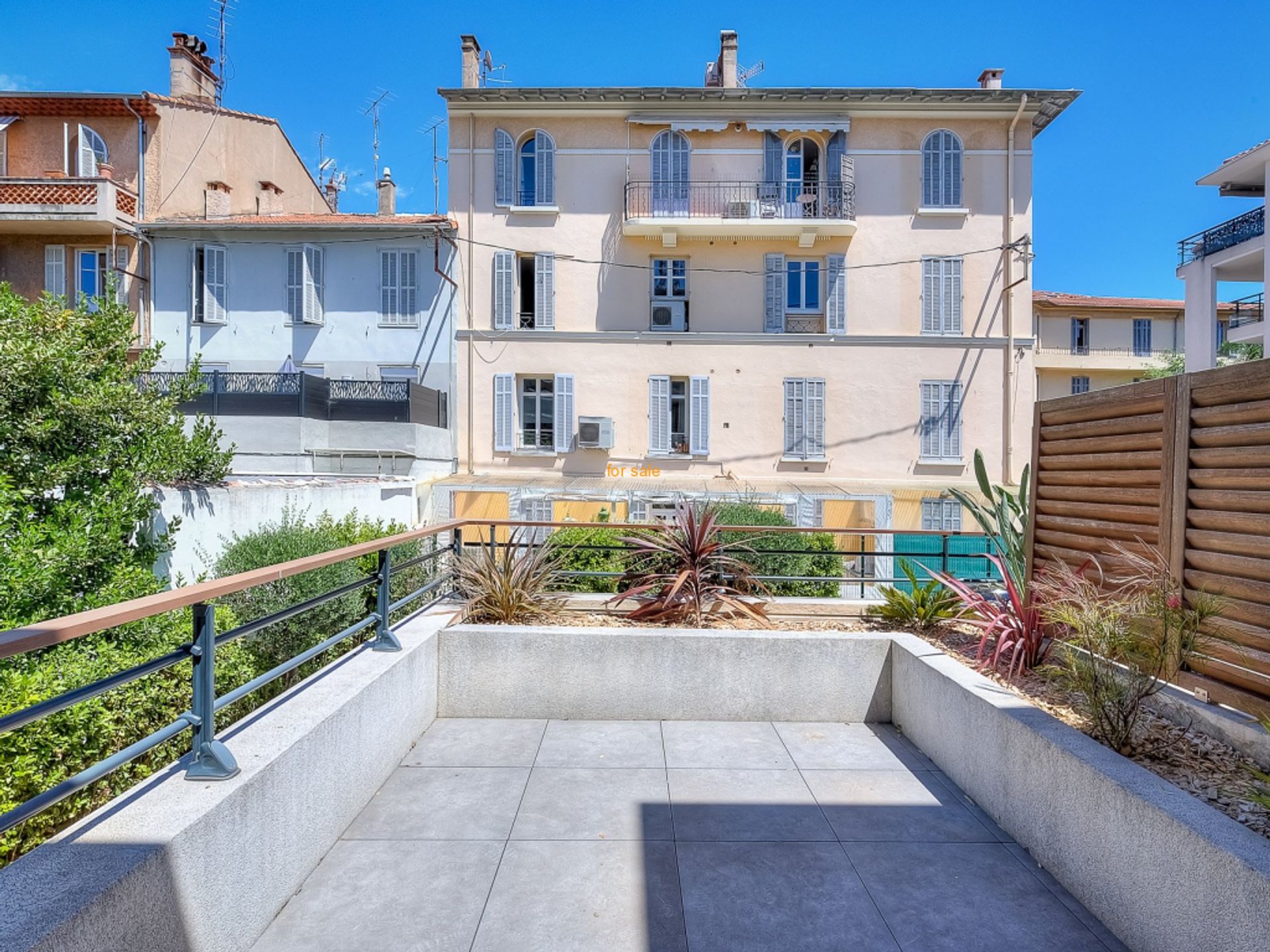 Condominium in Cannes, Provence-Alpes-Côte d'Azur 10827479