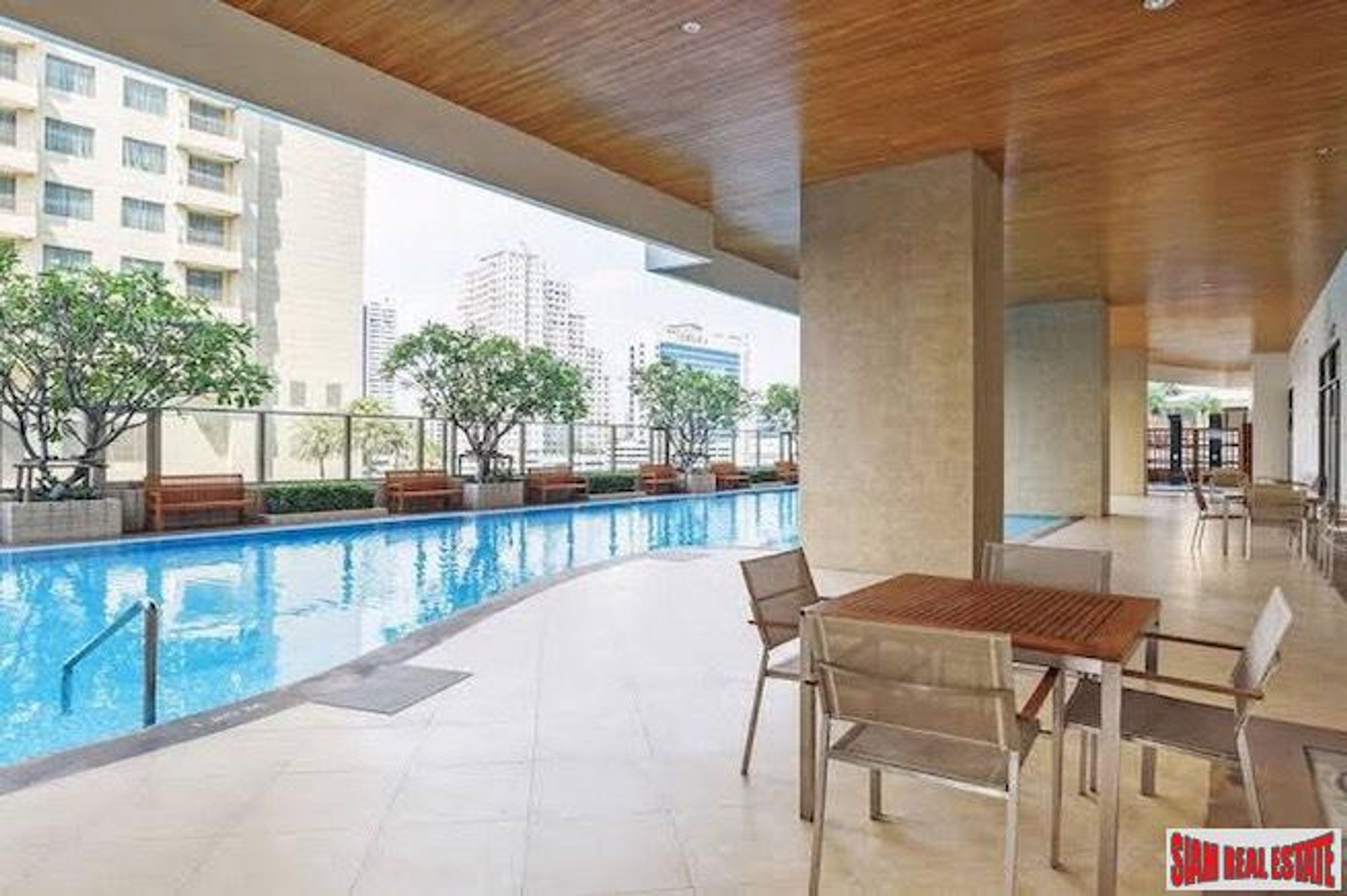 Condominium in Watthana, Krung Thep Maha Nakhon 10827921