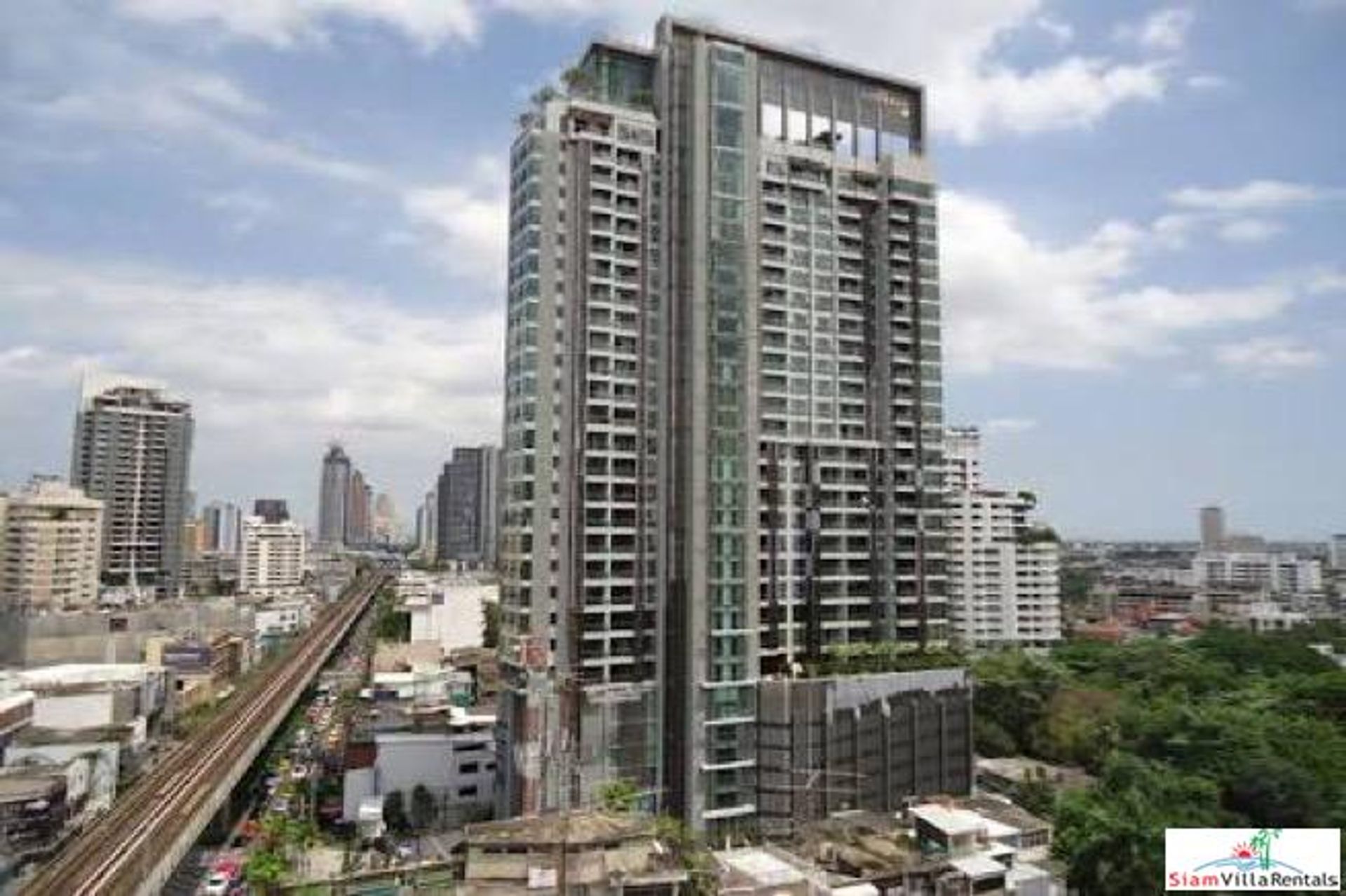 Condominium in Watthana, Krung Thep Maha Nakhon 10827928