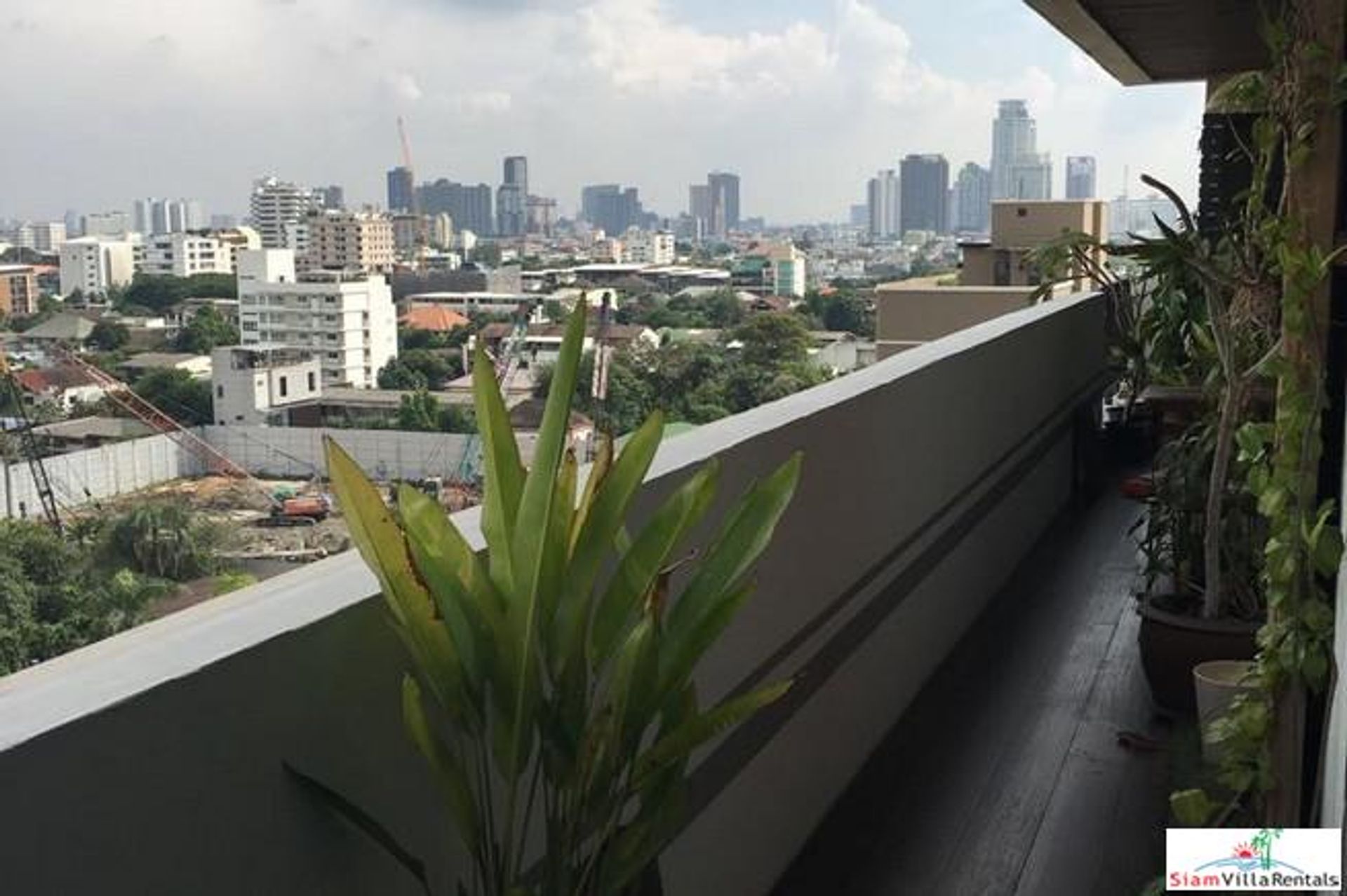 Condominium in Watthana, Krung Thep Maha Nakhon 10827984