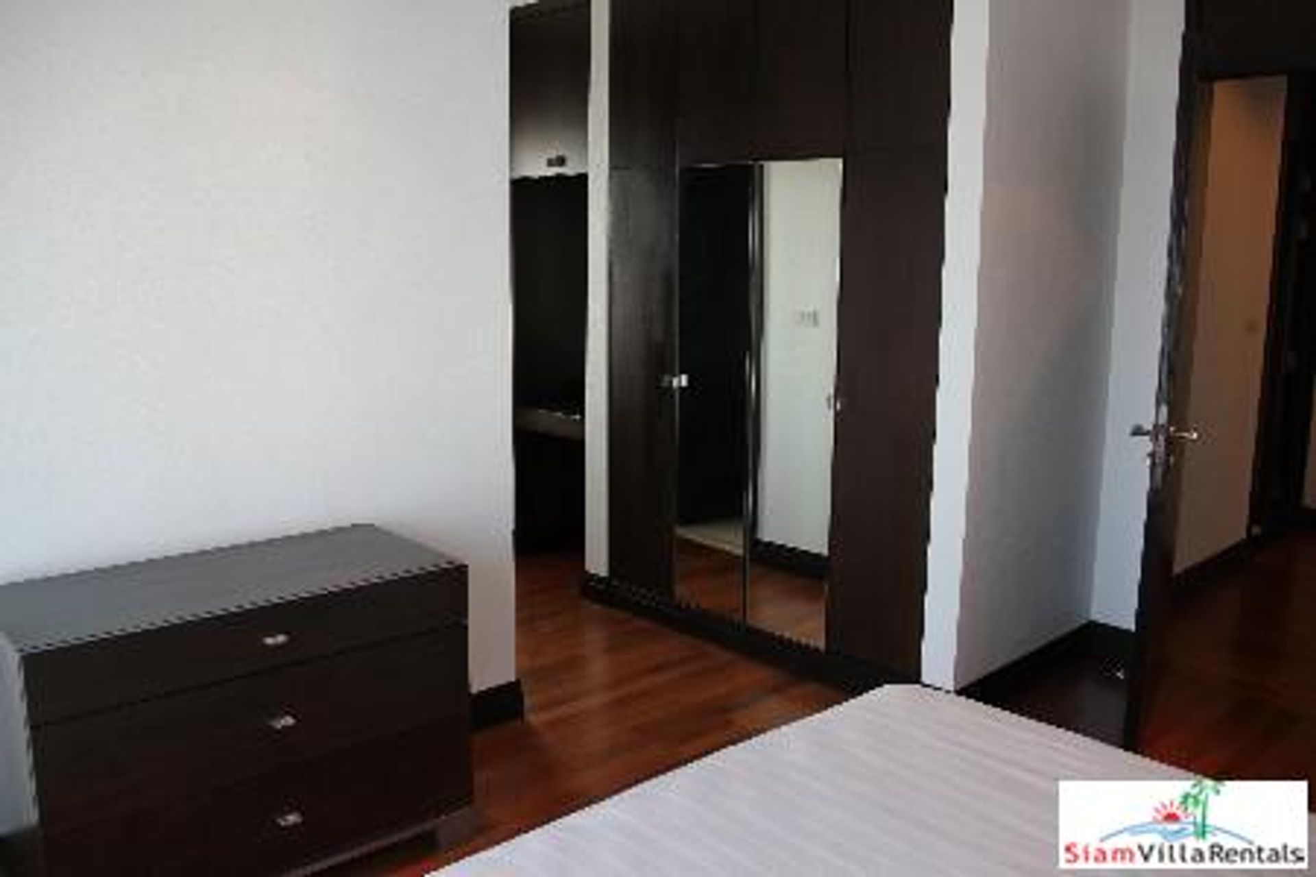 Condominium in Pathum Wan, Krung Thep Maha Nakhon 10828087