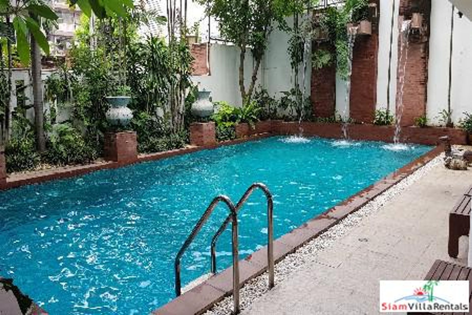 Condominio en Khlong Toei, Krung Thep Maha Nakhon 10828149