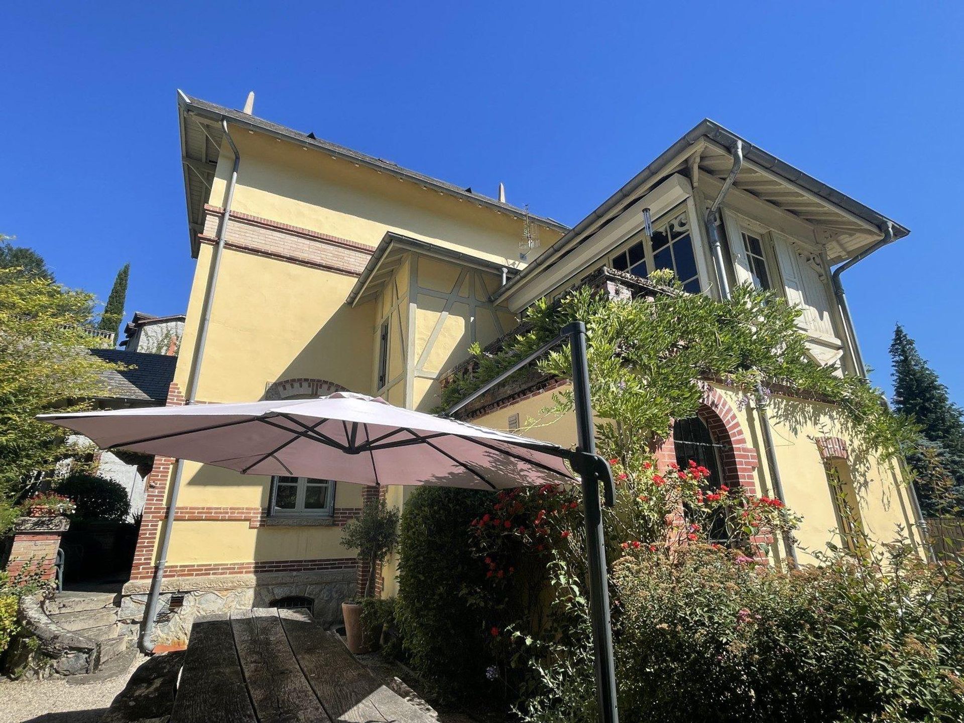 House in Bagnères-de-Bigorre, Occitanie 10828152