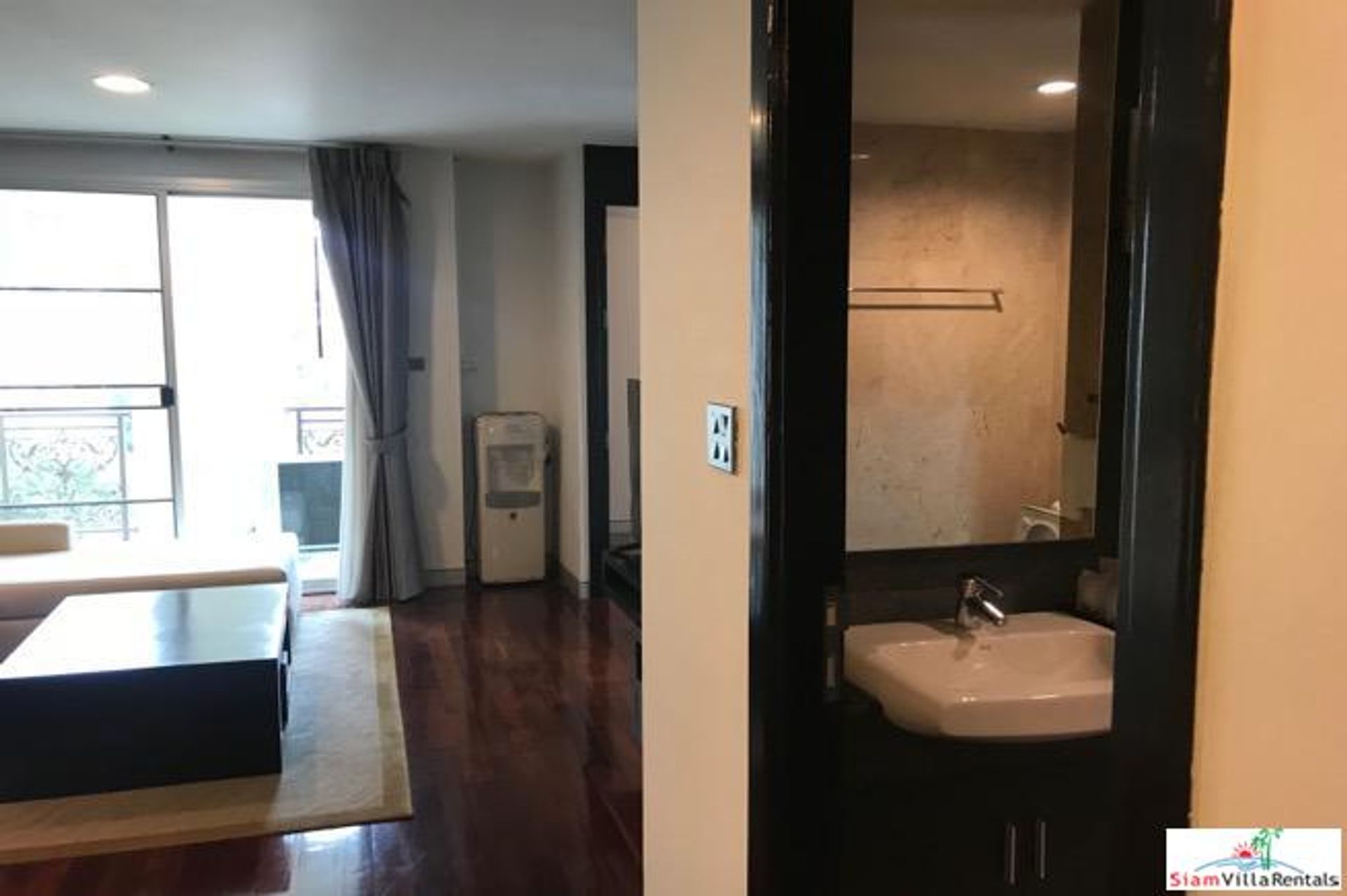 Condominium in Watthana, Krung Thep Maha Nakhon 10828161