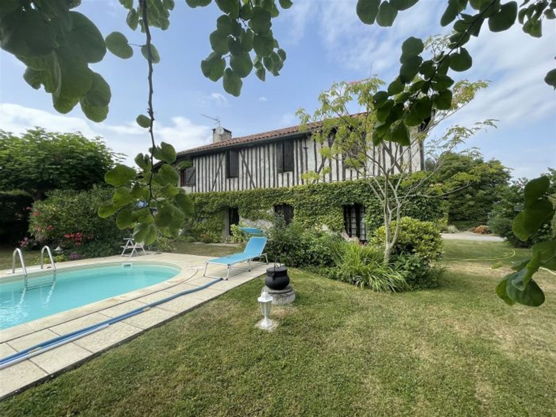 House in Masseube, Occitanie 10828171