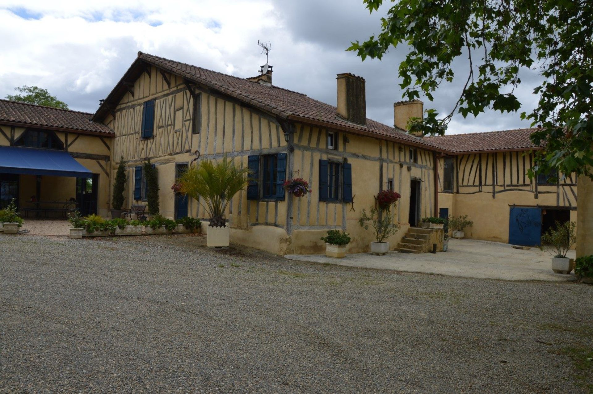 rumah dalam Aignan, Occitanie 10828174