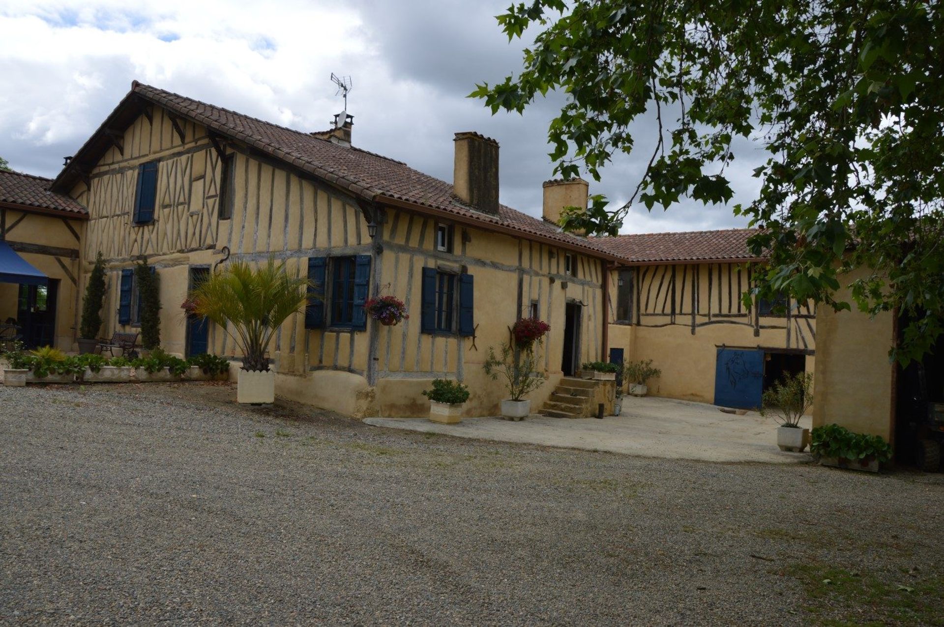 rumah dalam Aignan, Occitanie 10828174