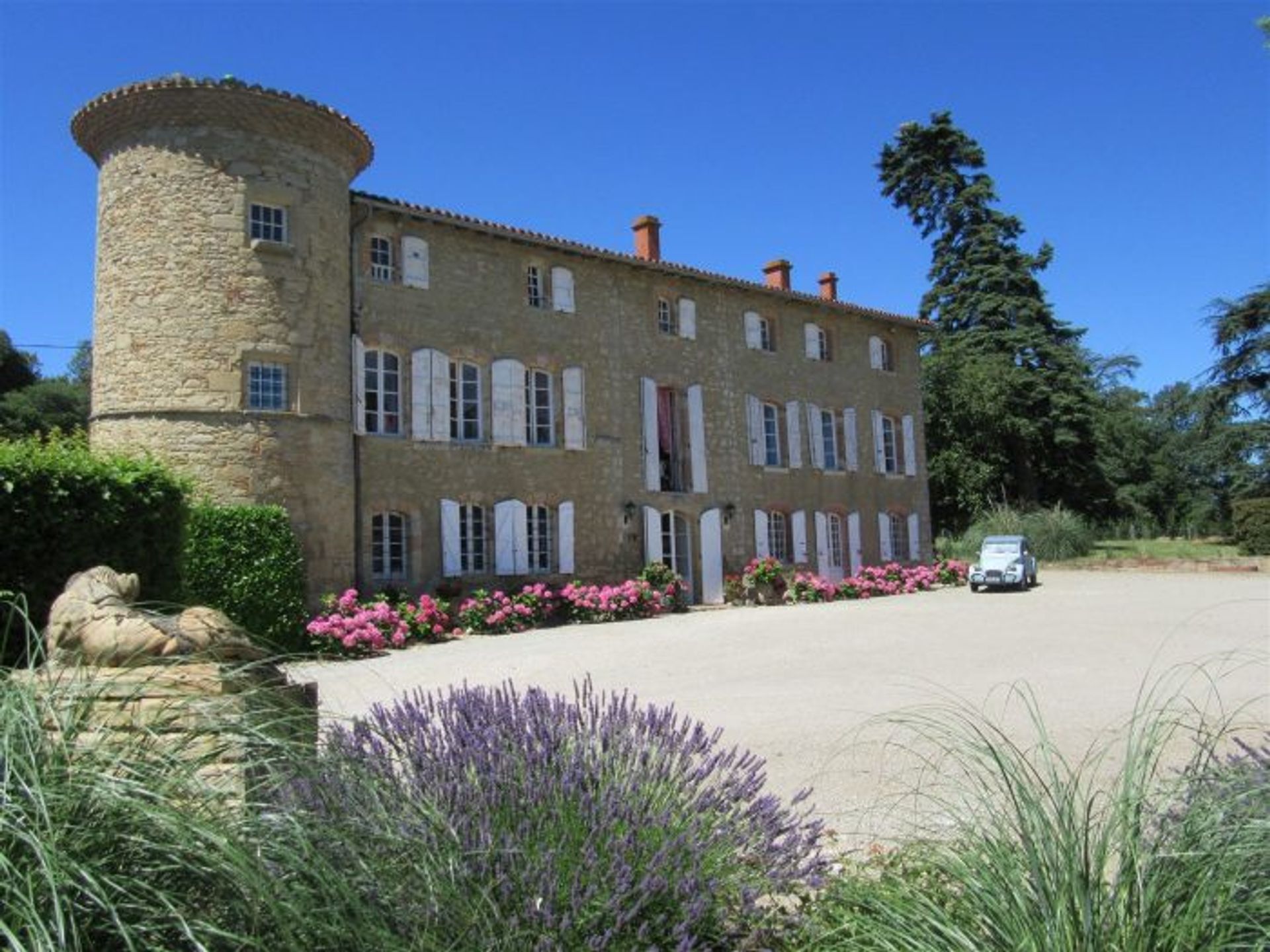 Condominium in Toulouse, Occitanie 10828179