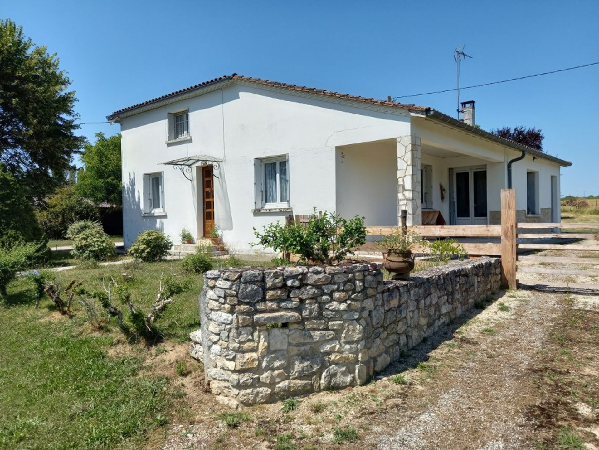 Rumah di Castillonnes, Nouvelle-Aquitaine 10828875