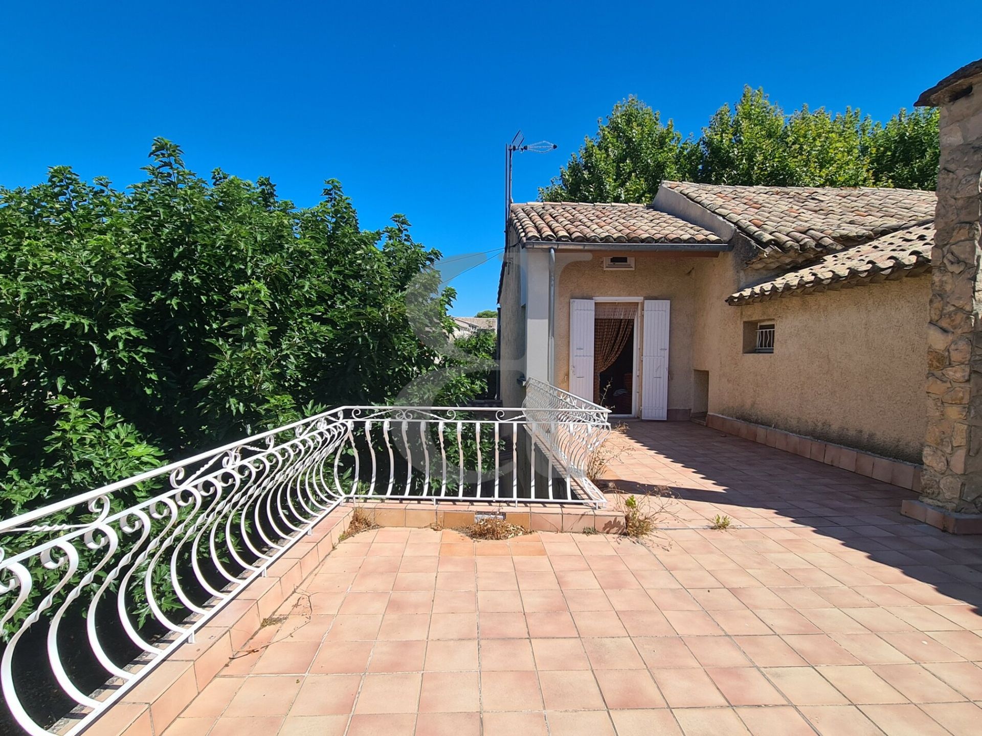 σπίτι σε Sainte-Cecile-les-Vignes, Προβηγκία-Άλπεις-Κυανή Ακτή 10828985