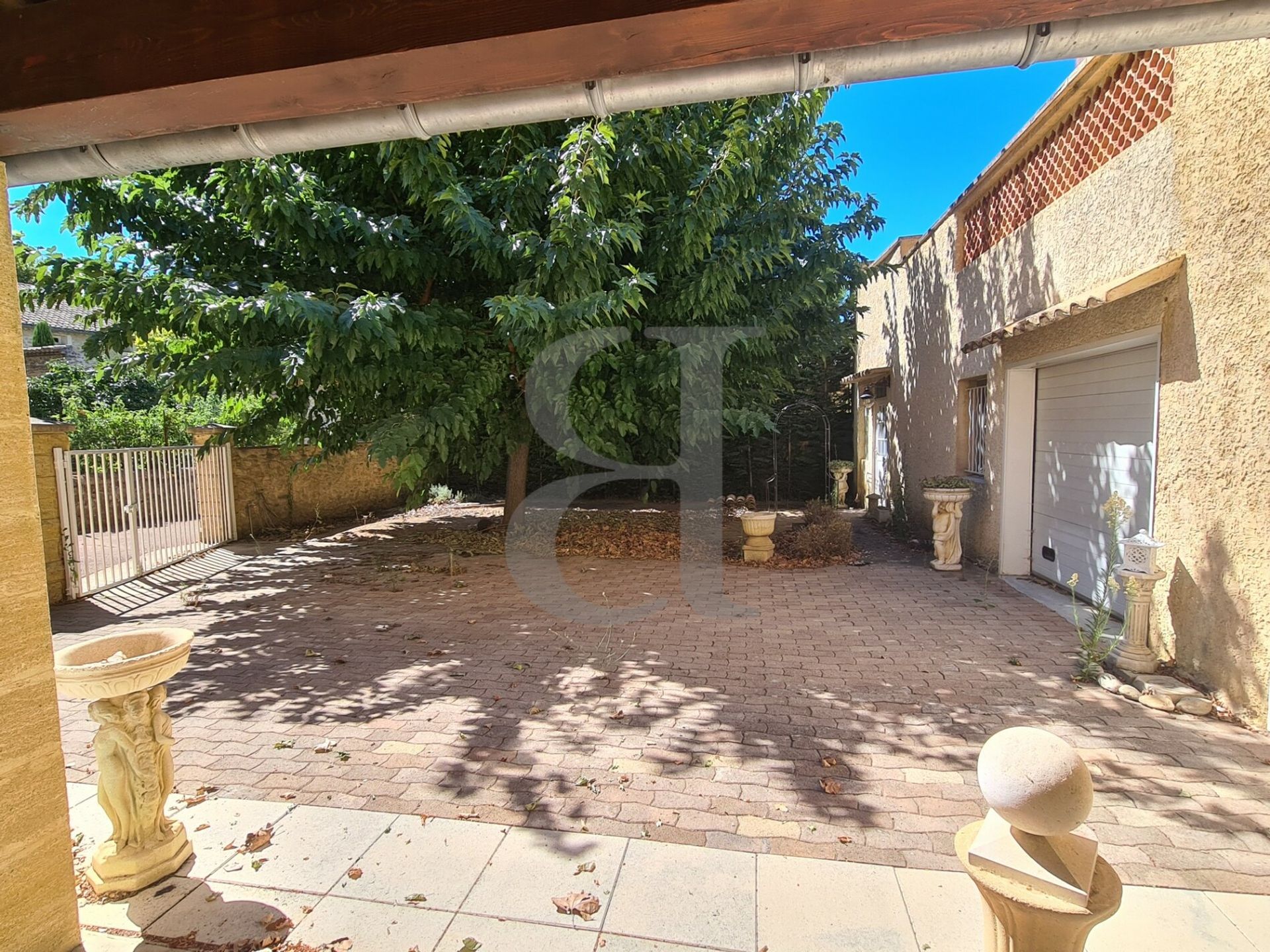 rumah dalam Sainte-Cecile-les-Vignes, Provence-Alpes-Côte d'Azur 10828985