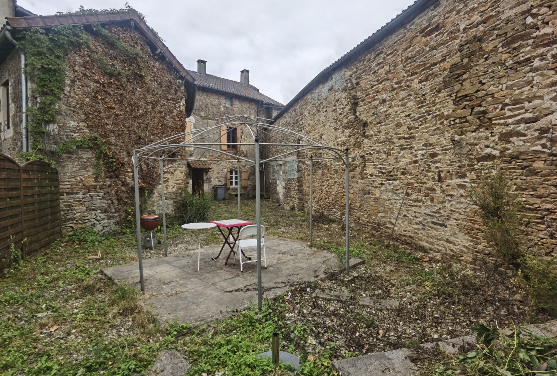 Rumah di La Coquille, Nouvelle-Aquitaine 10829027