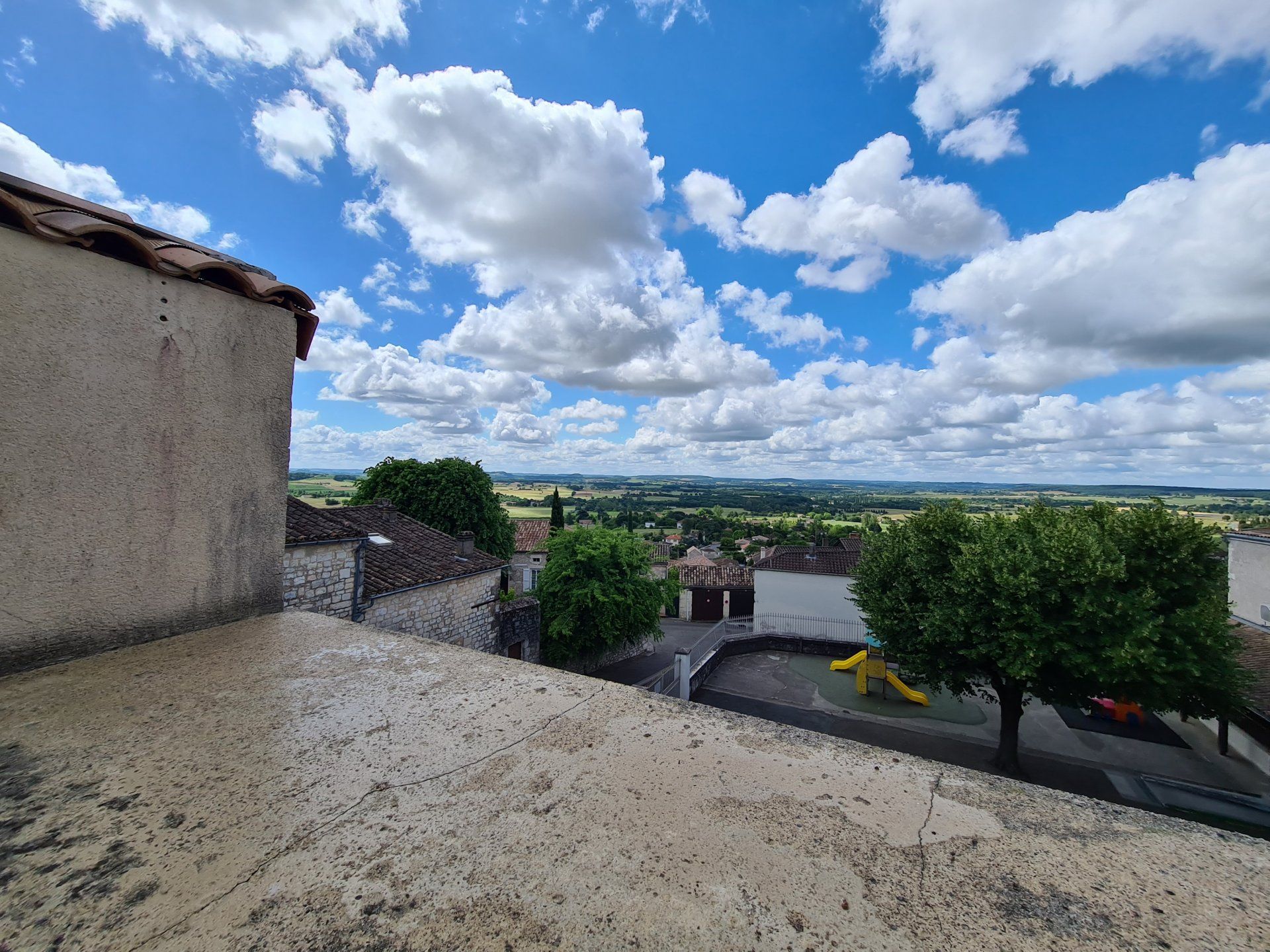 rumah dalam Monflanquin, Nouvelle-Aquitaine 10829286