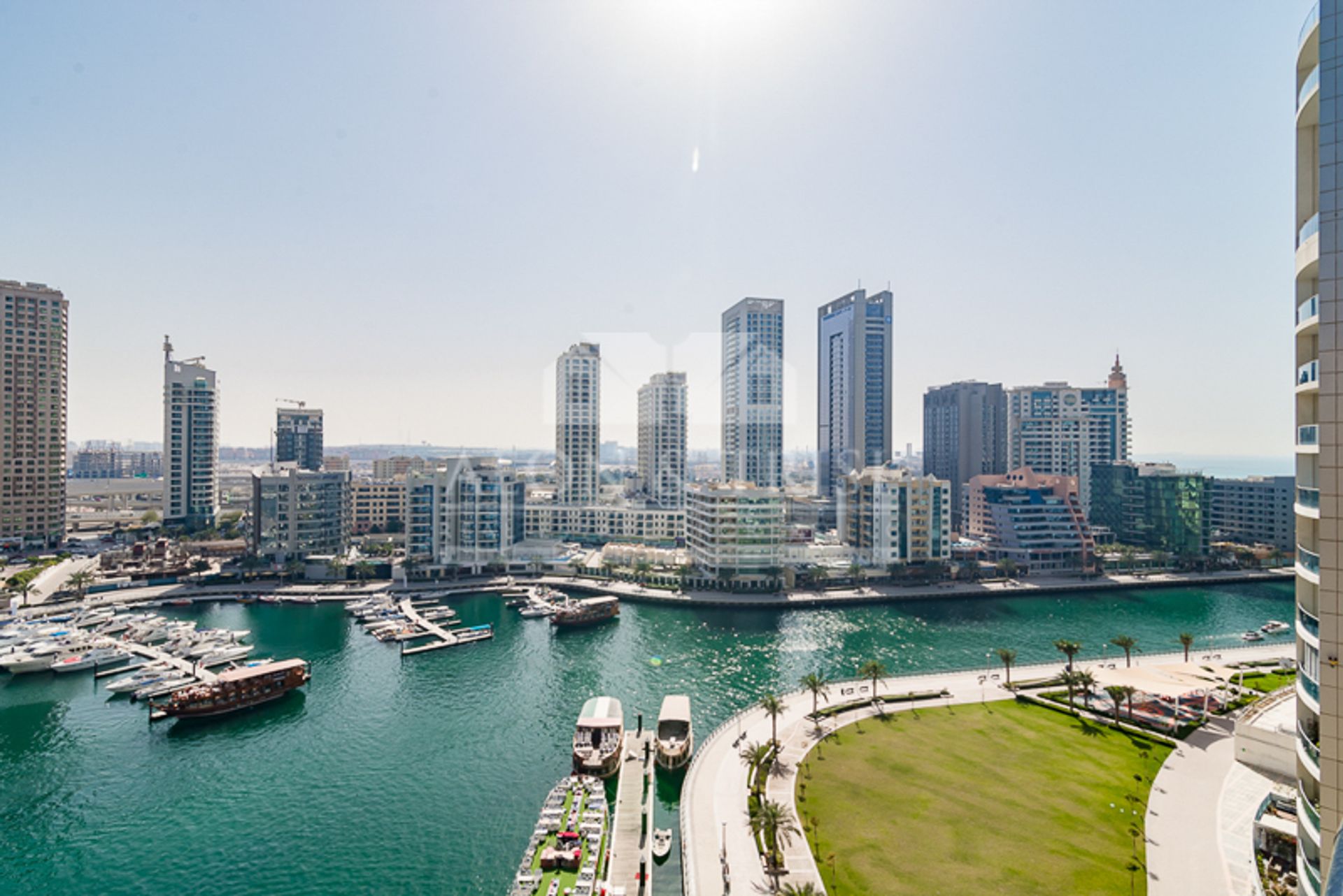 Condominium in Dubai, Dubai 10829338