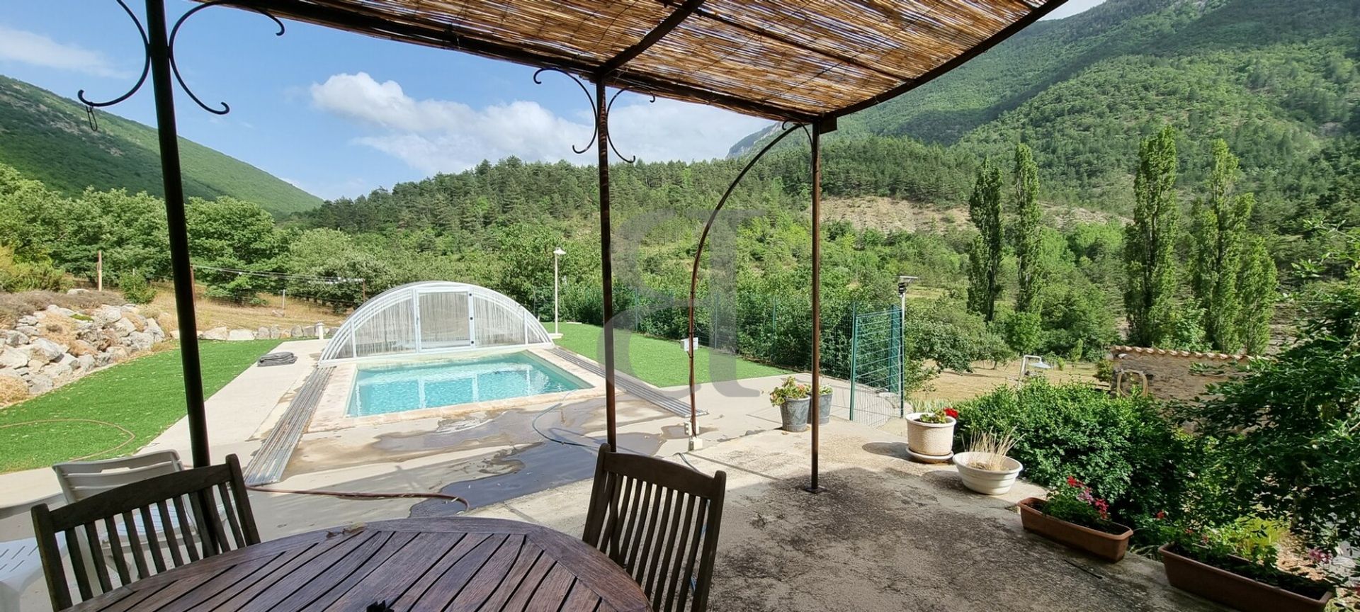 rumah dalam Sisteron, Provence-Alpes-Côte d'Azur 10829360