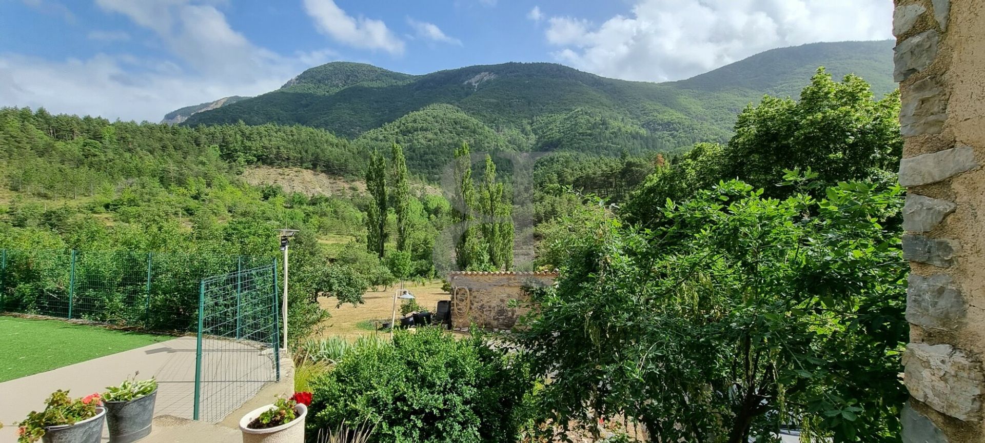 rumah dalam Sisteron, Provence-Alpes-Côte d'Azur 10829360