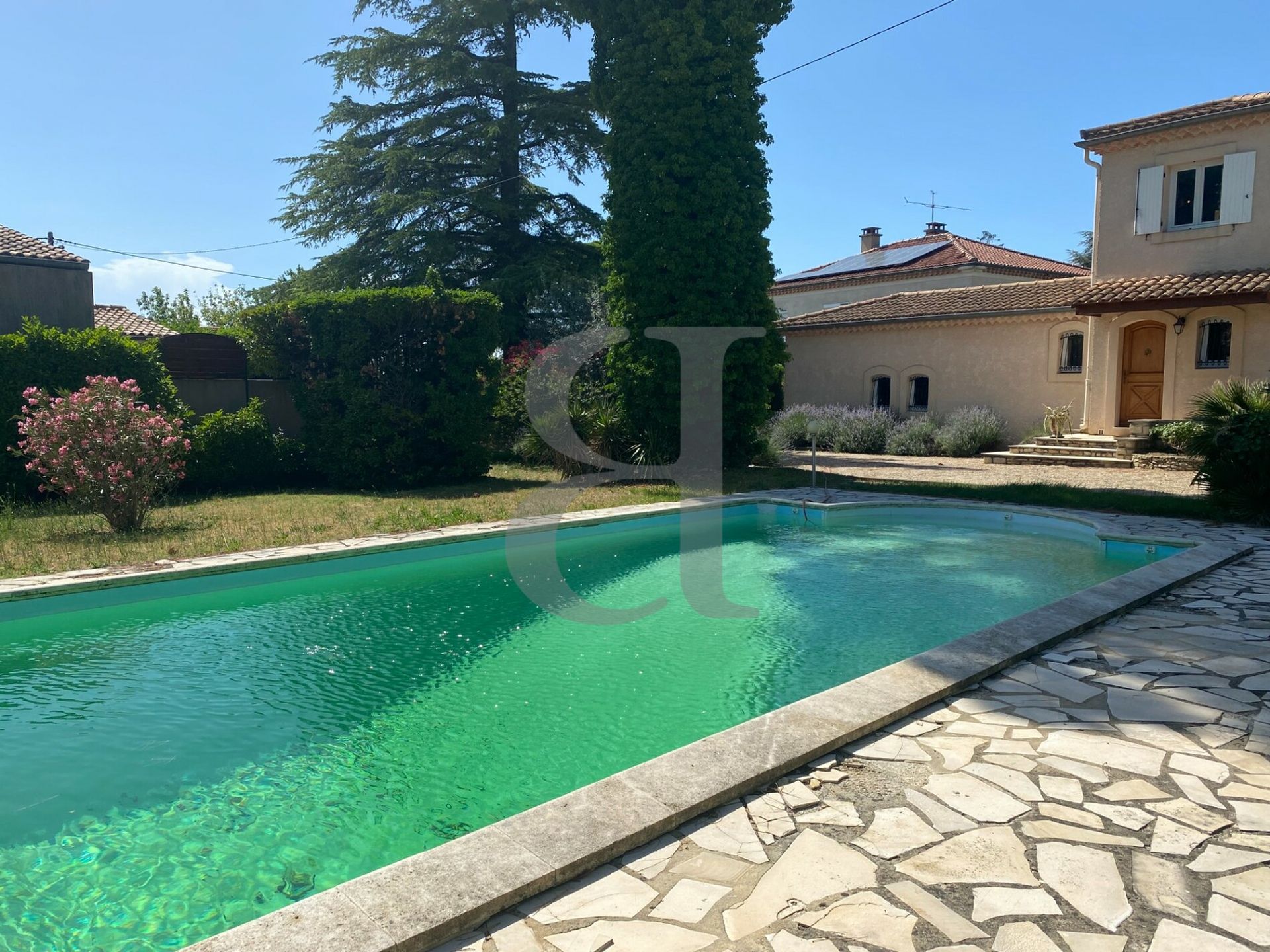 жилой дом в Valréas, Provence-Alpes-Côte d'Azur 10829374