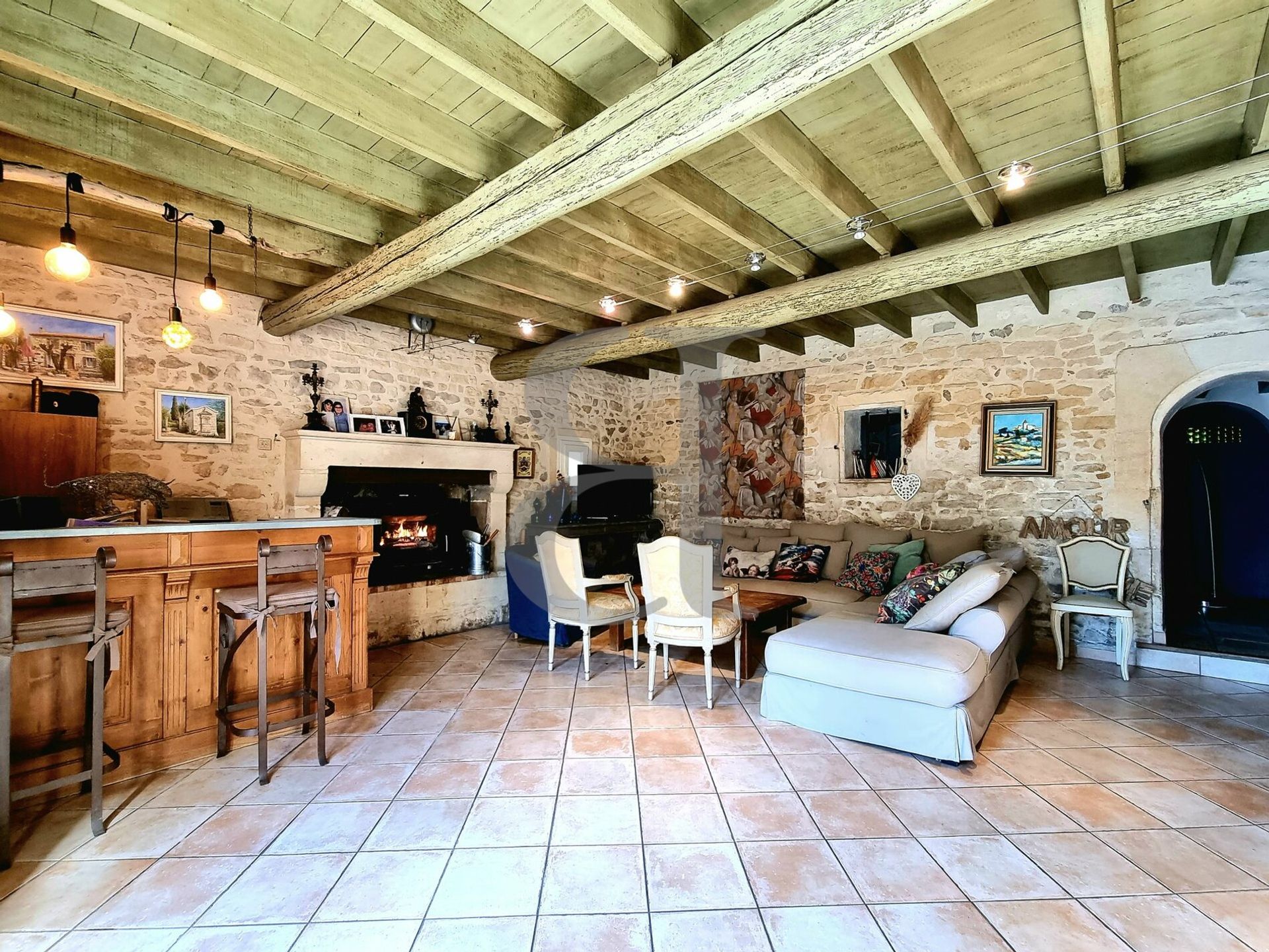 Otro en Boulbon, Provence-Alpes-Côte d'Azur 10829505