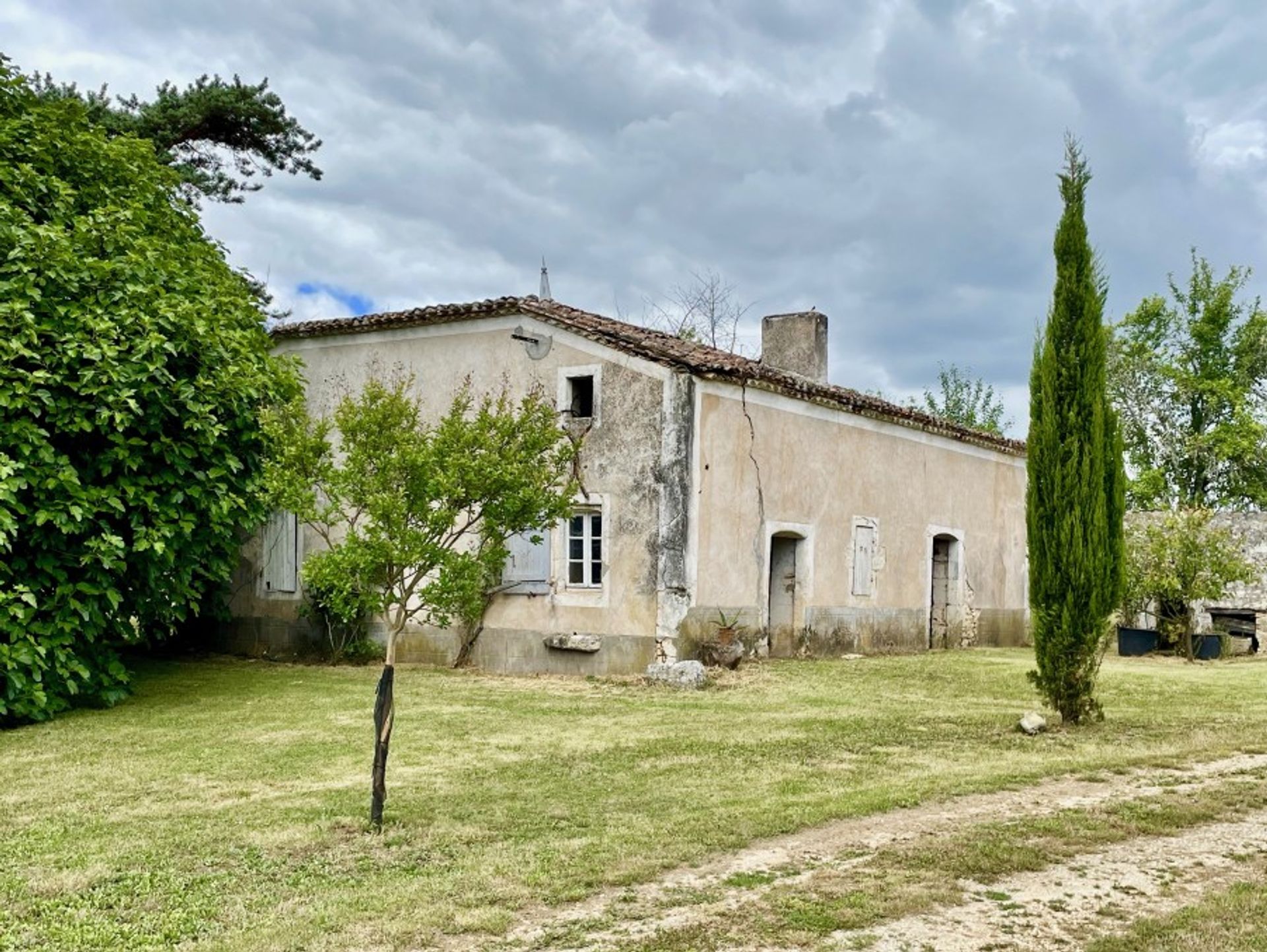 Rumah di Montcaret, Nouvelle-Aquitaine 10829616