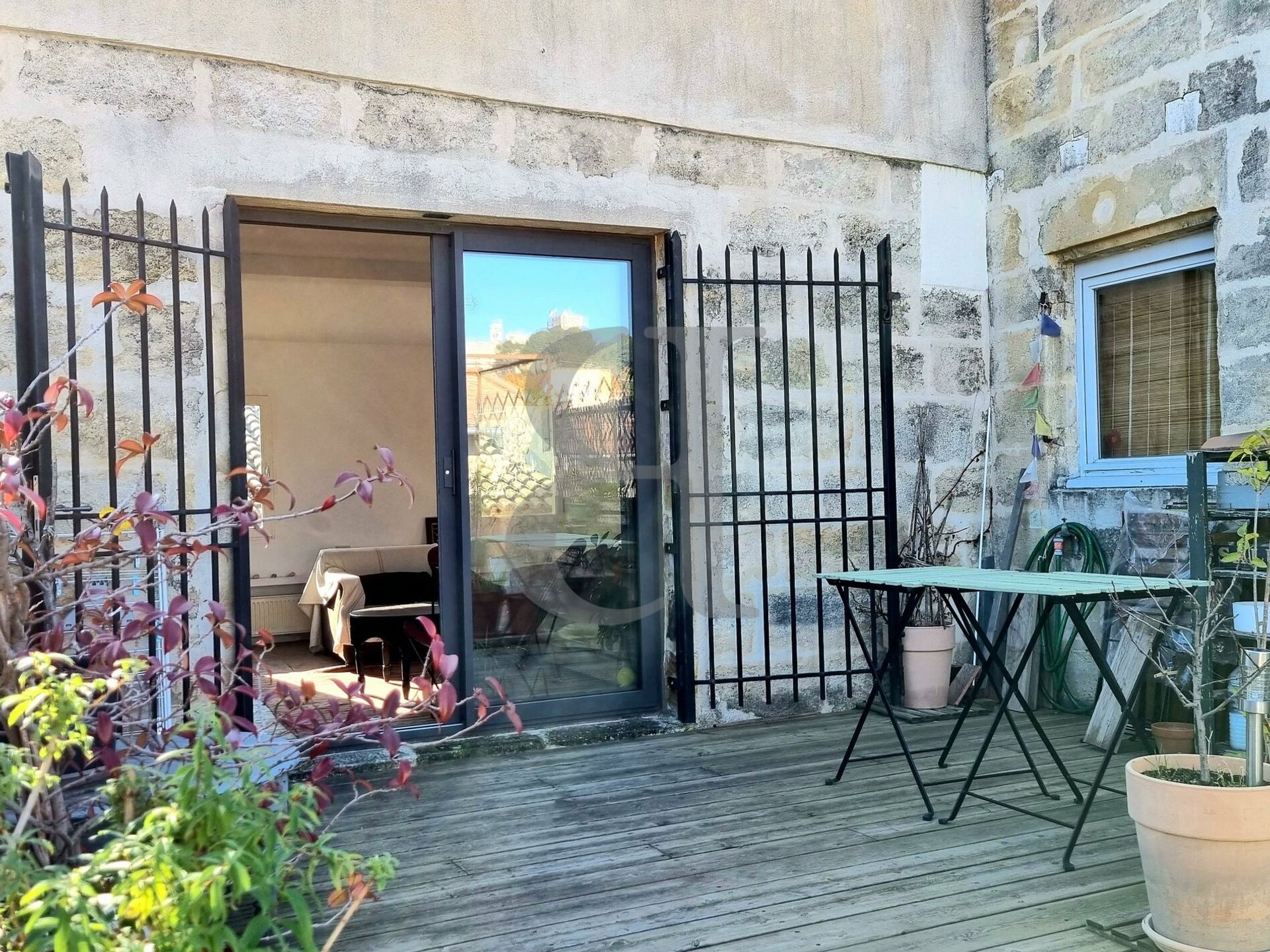 Condominium in Beaucaire, Occitanie 10829760