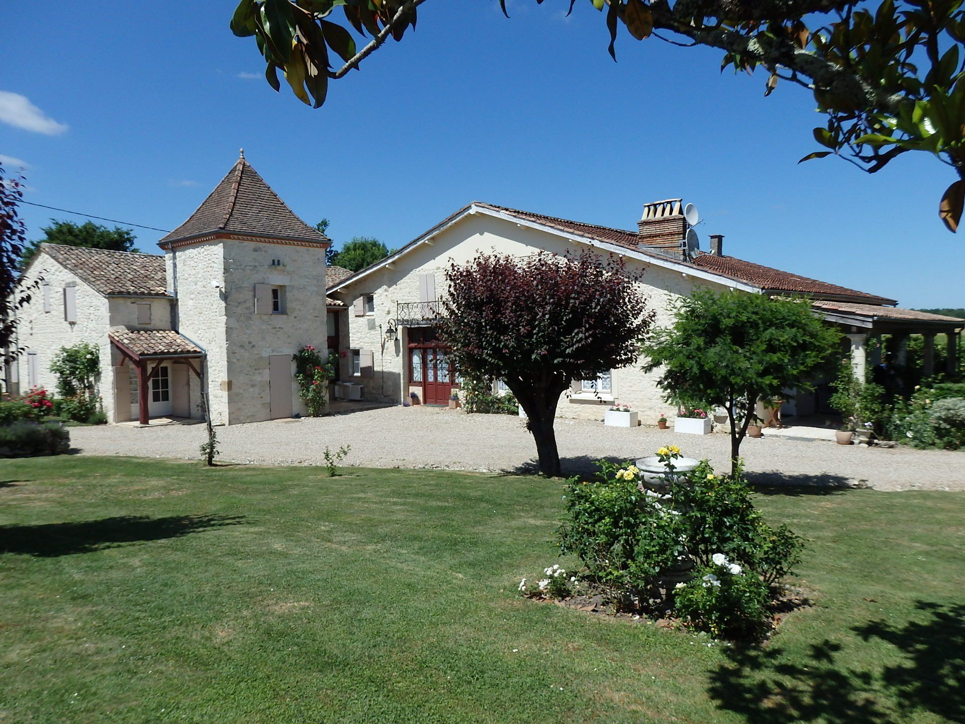 بيت في Duras, Nouvelle-Aquitaine 10829797