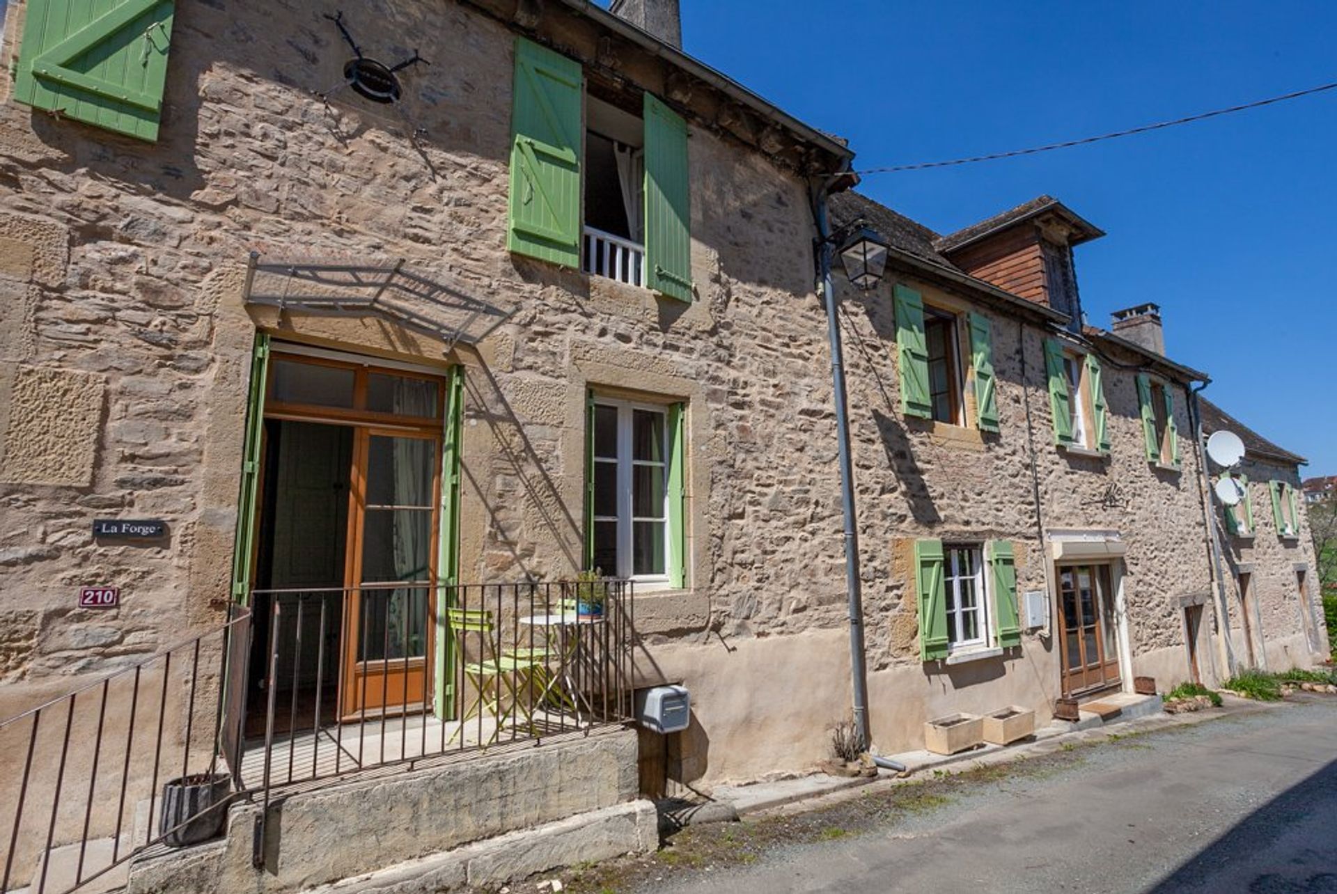 casa en Sarrazac, Nouvelle-Aquitaine 10829800