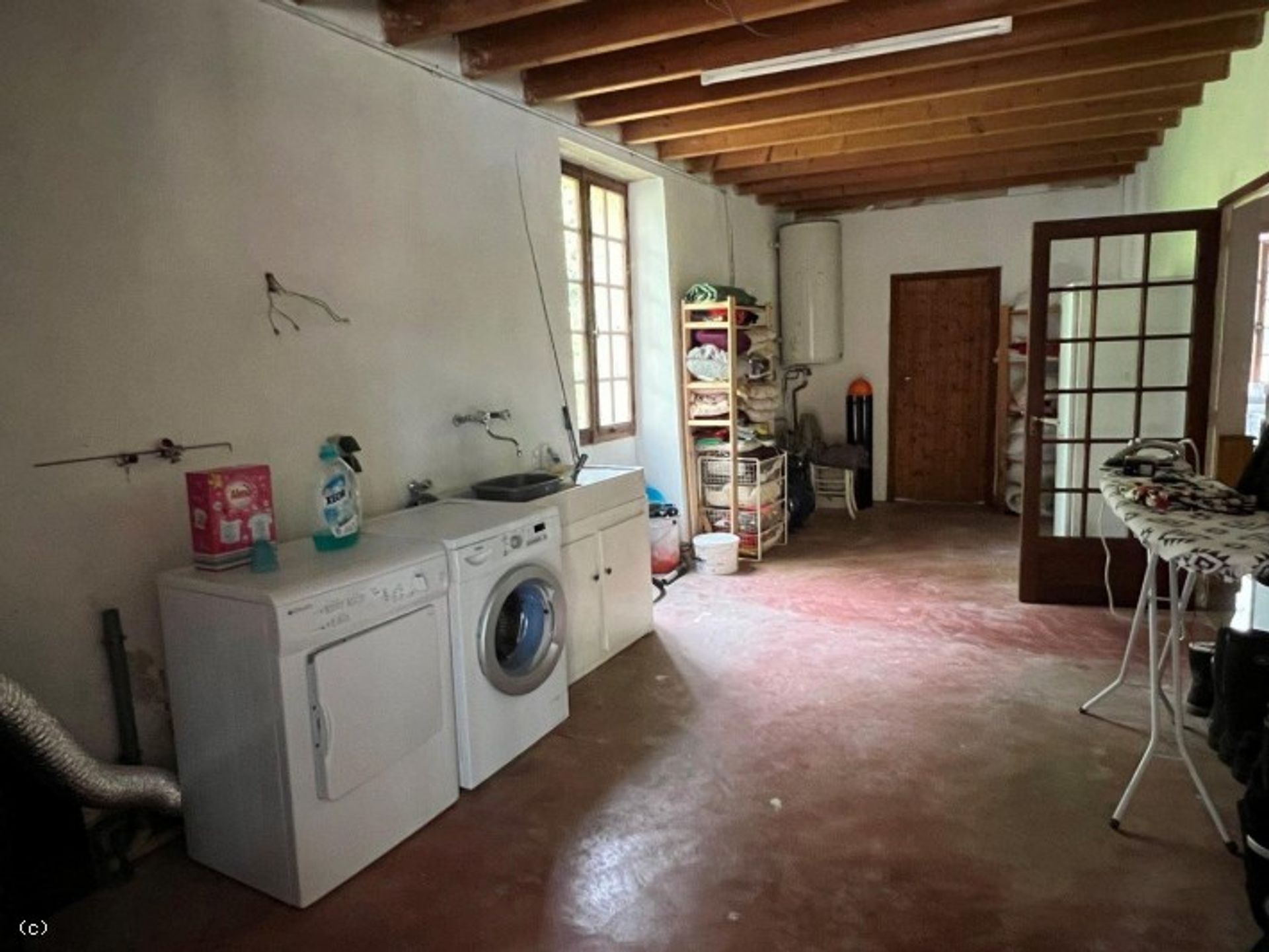 Andere in Nanteuil-en-Vallée, Nouvelle-Aquitaine 10829899