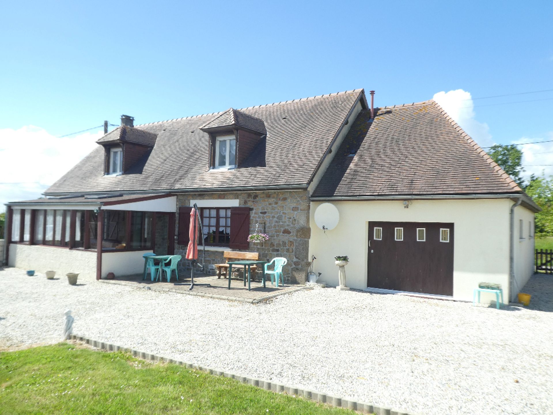 Hus i Mantilly, Normandie 10830160