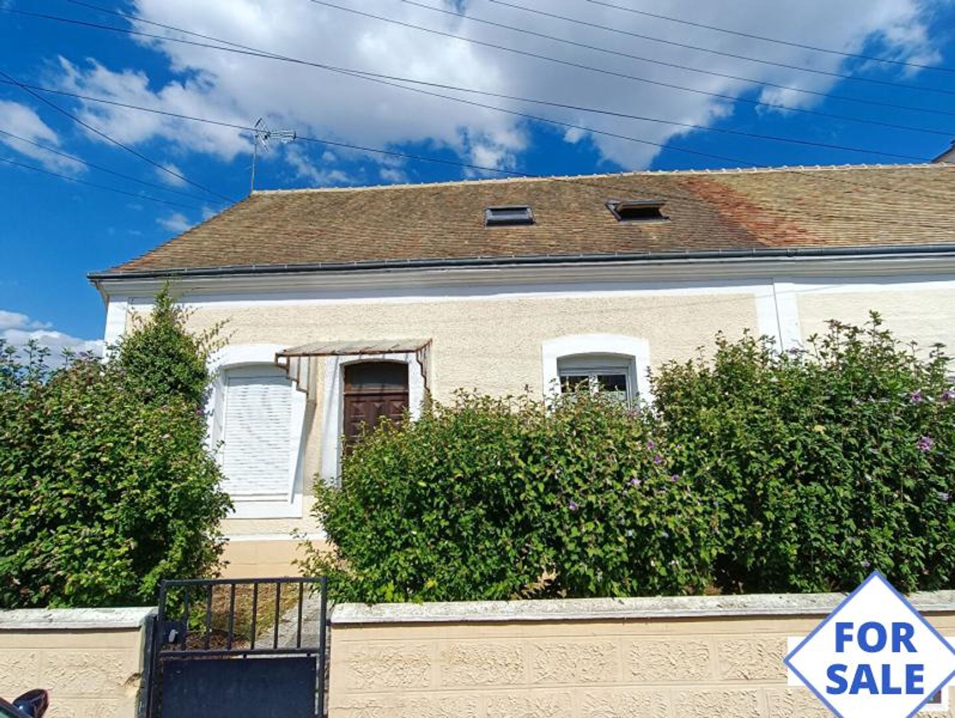 House in Disse-sous-Ballon, Pays de la Loire 10830168