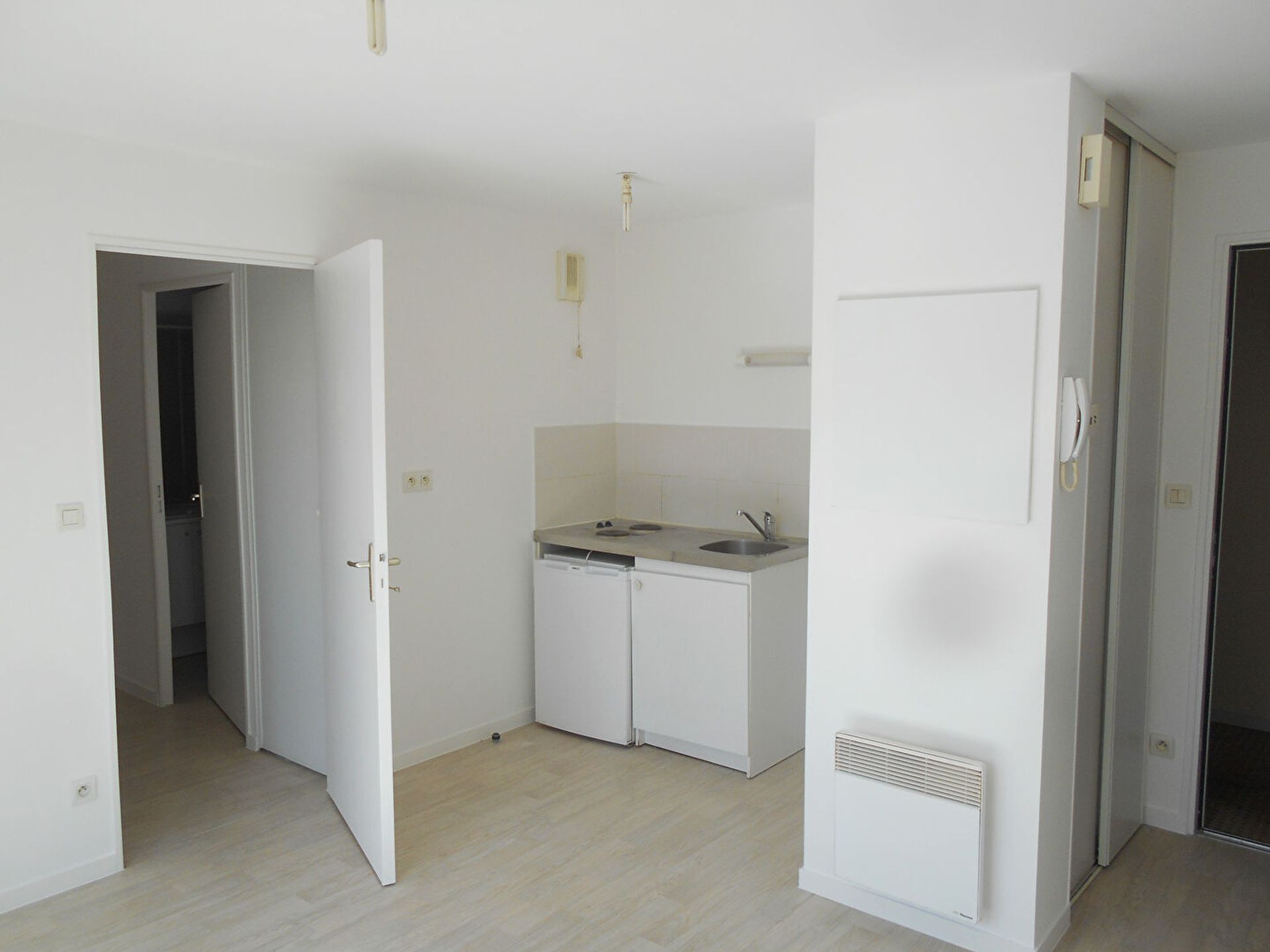 Condominium in Parigny, Normandie 10830481