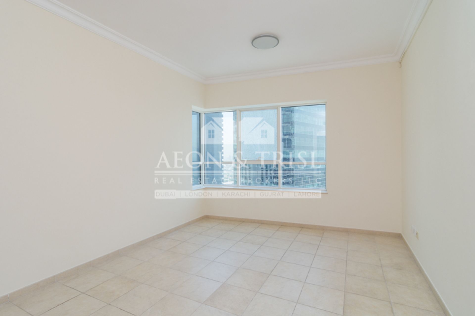 Condominium in Dubai, Dubayy 10830523