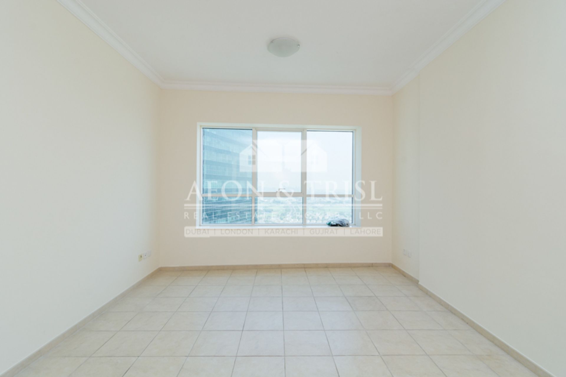 Condominium in Dubai, Dubayy 10830523