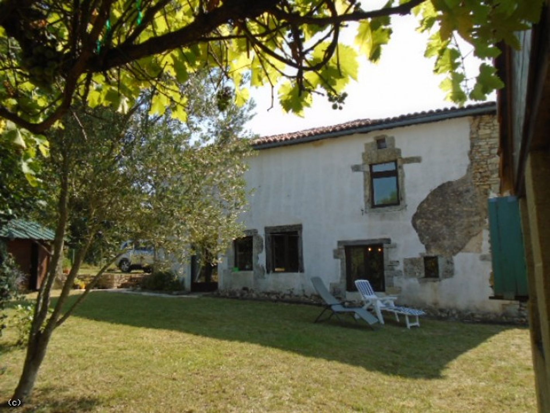 Hus i Nanteuil-en-Vallee, Nouvelle-Aquitaine 10830859