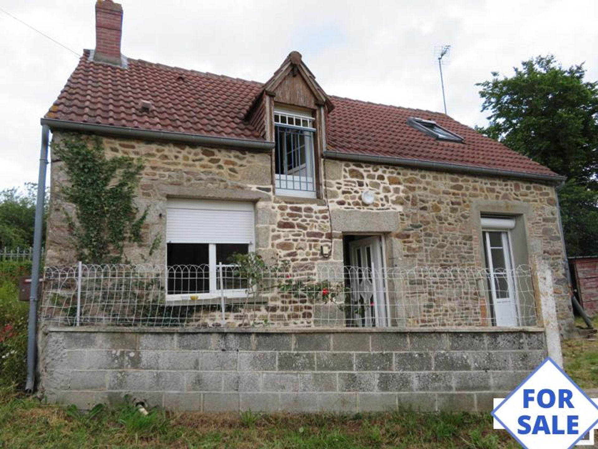 House in Carrouges, Normandy 10831253