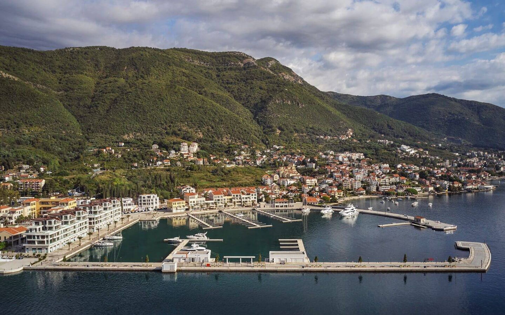 عمارات في Zelenika, Herceg Novi 10831319