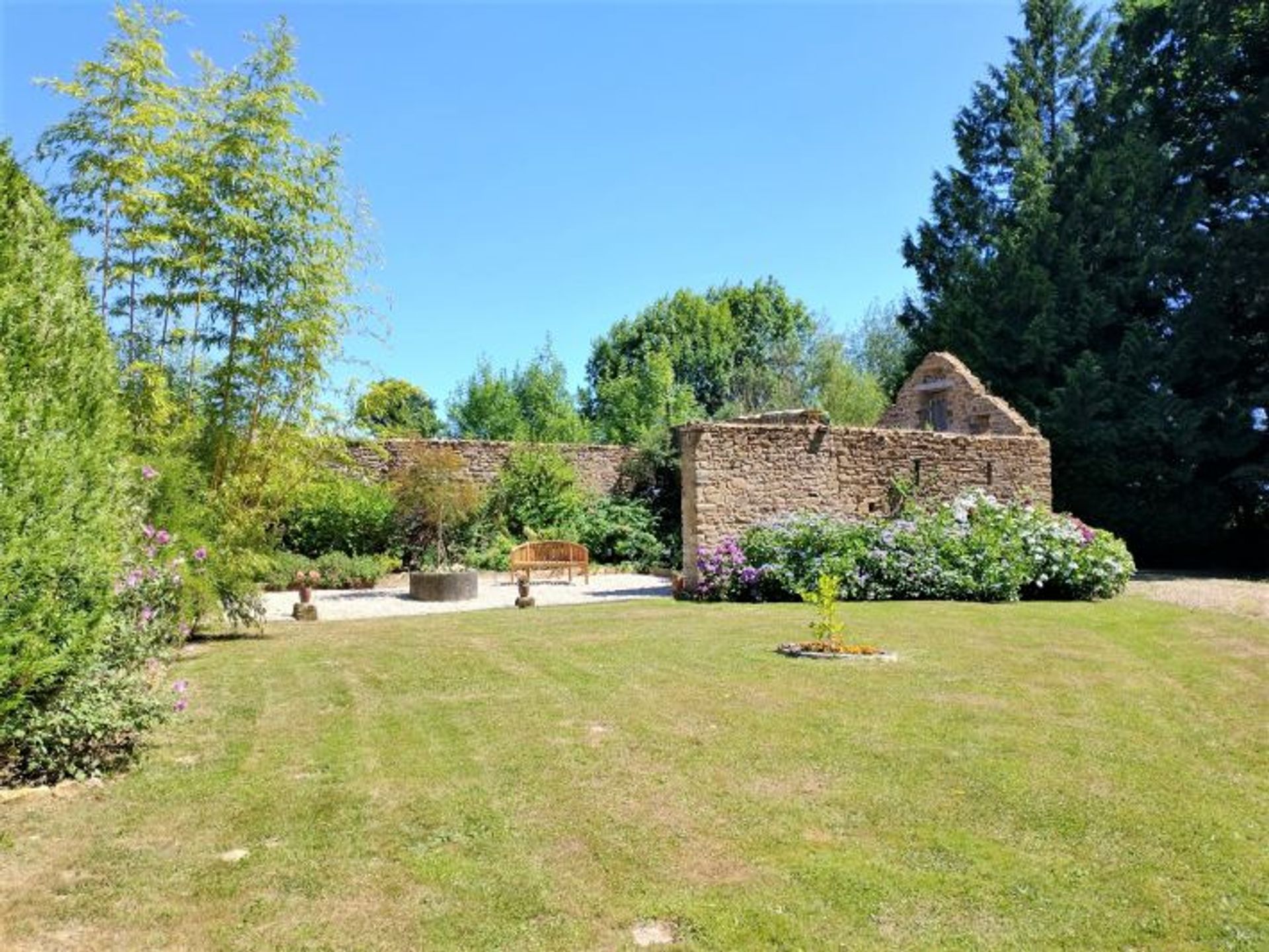 casa no Saint-Pierre-des-Landes, Pays de la Loire 10831327