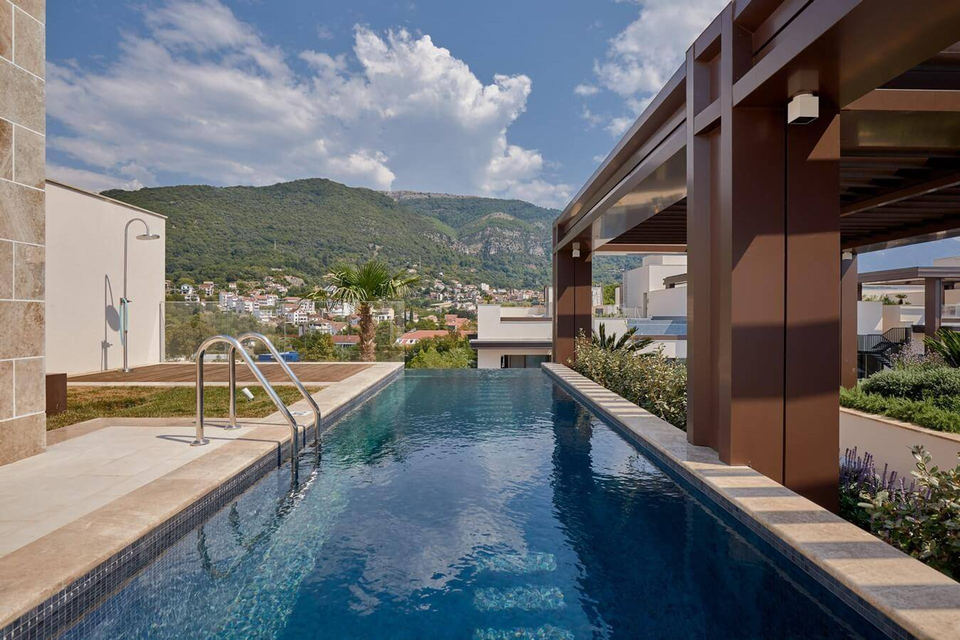 Condominium in Tivat, Tivat Municipality 10831352