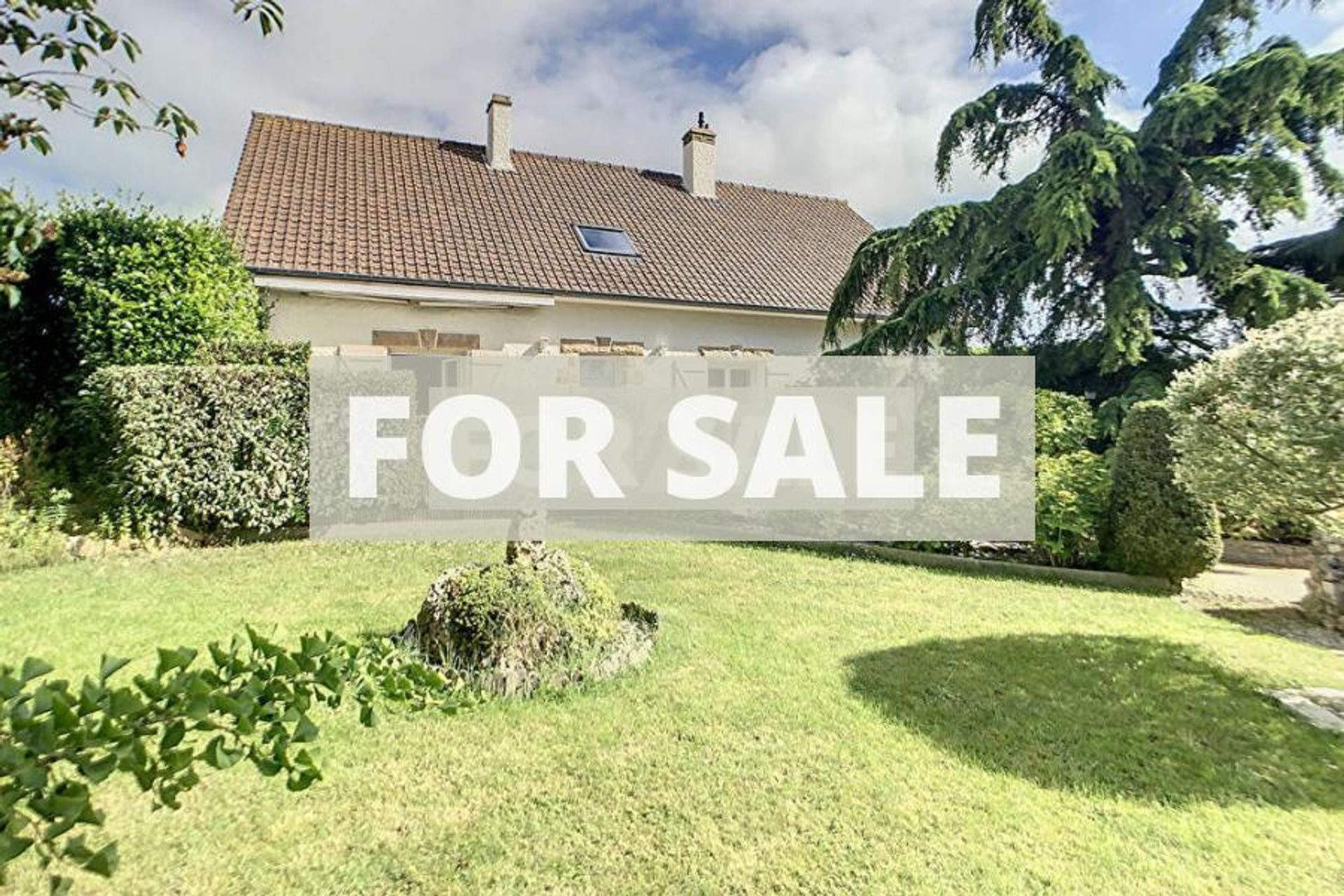 House in Saint-Aubin-des-Preaux, Normandie 10831376