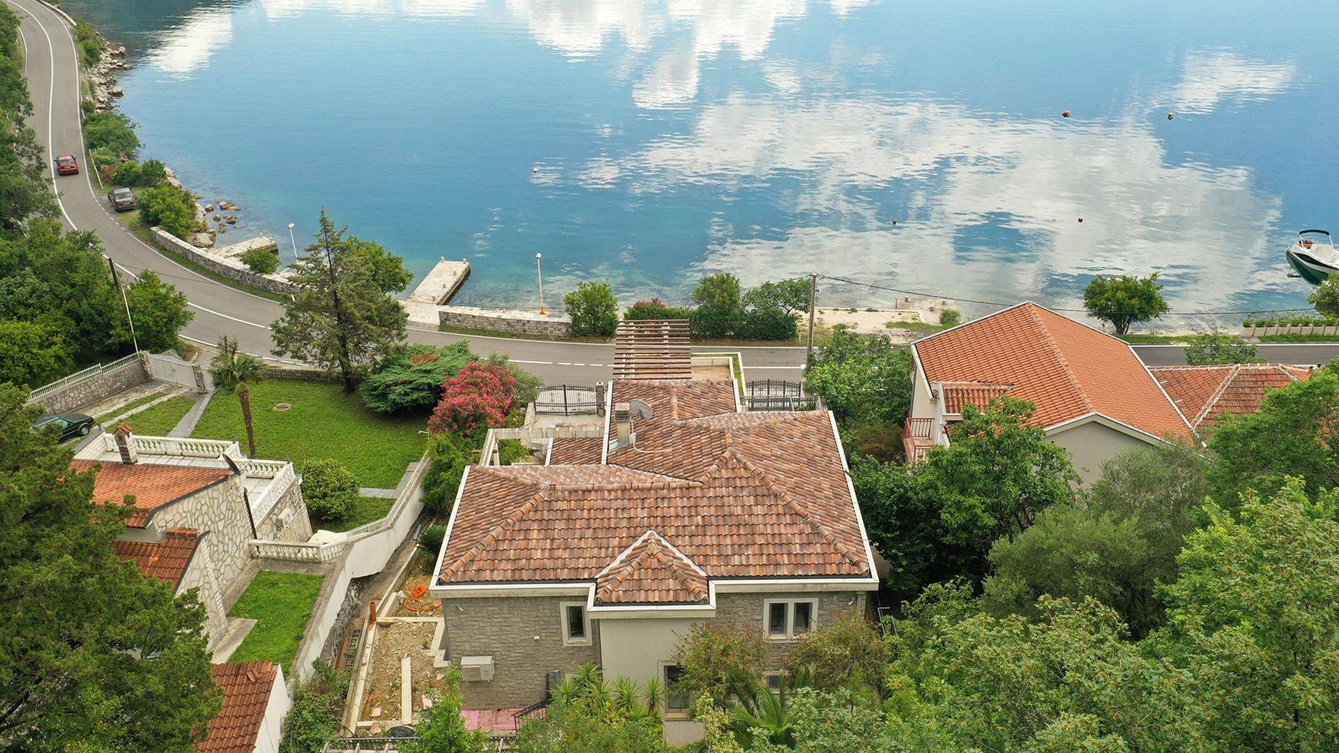 Condominio en Donja Kostanjica, Kotor 10831446