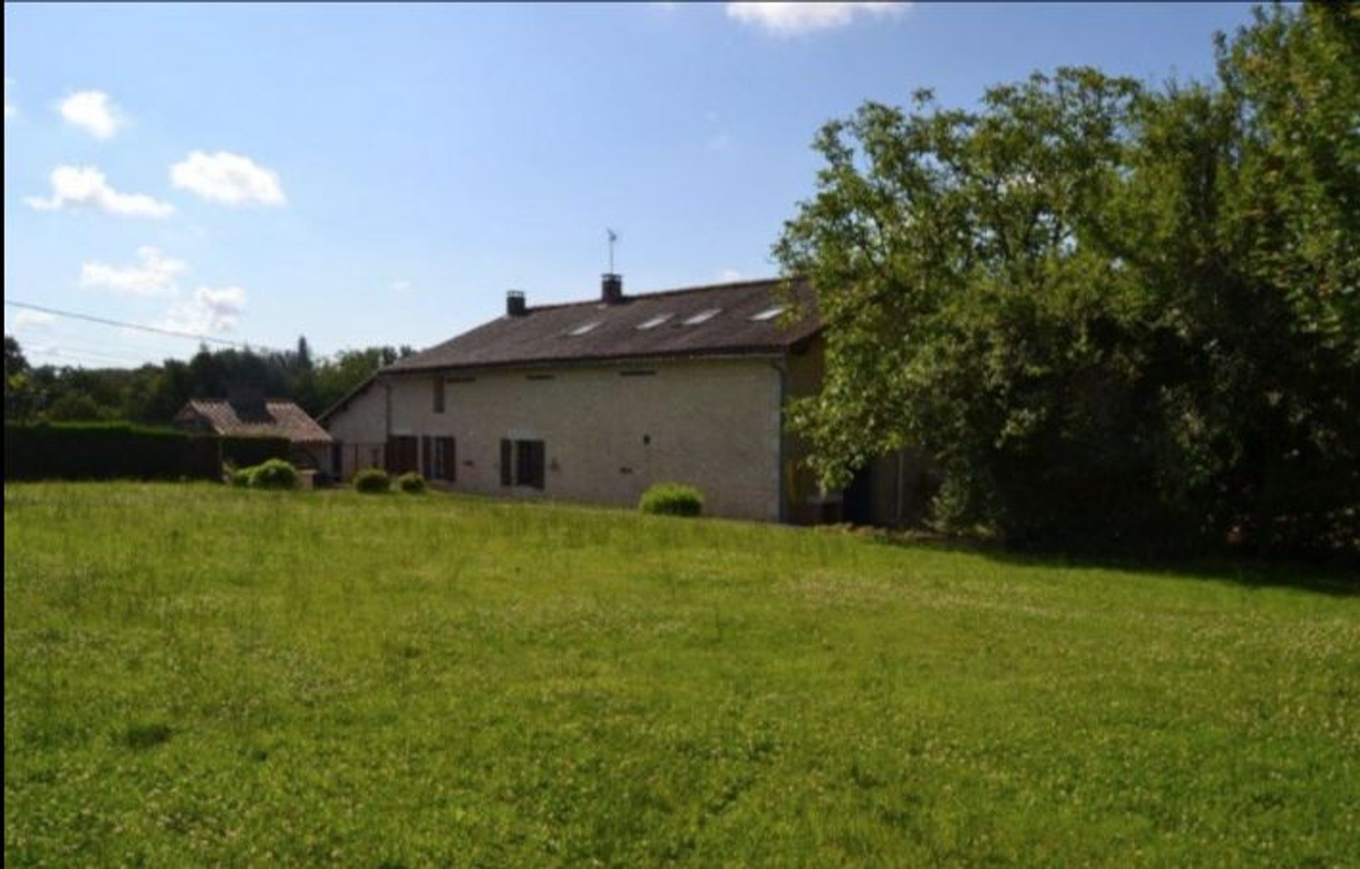 Hus i Champagne-Mouton, Nouvelle-Aquitaine 10831483