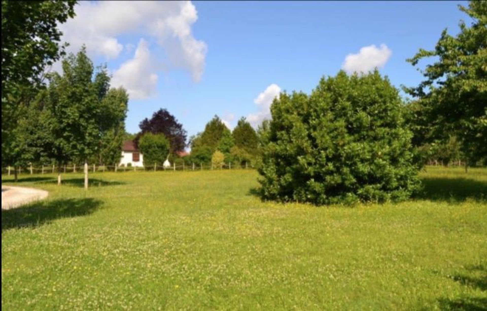 casa en Champagne-Mouton, Nouvelle-Aquitaine 10831483