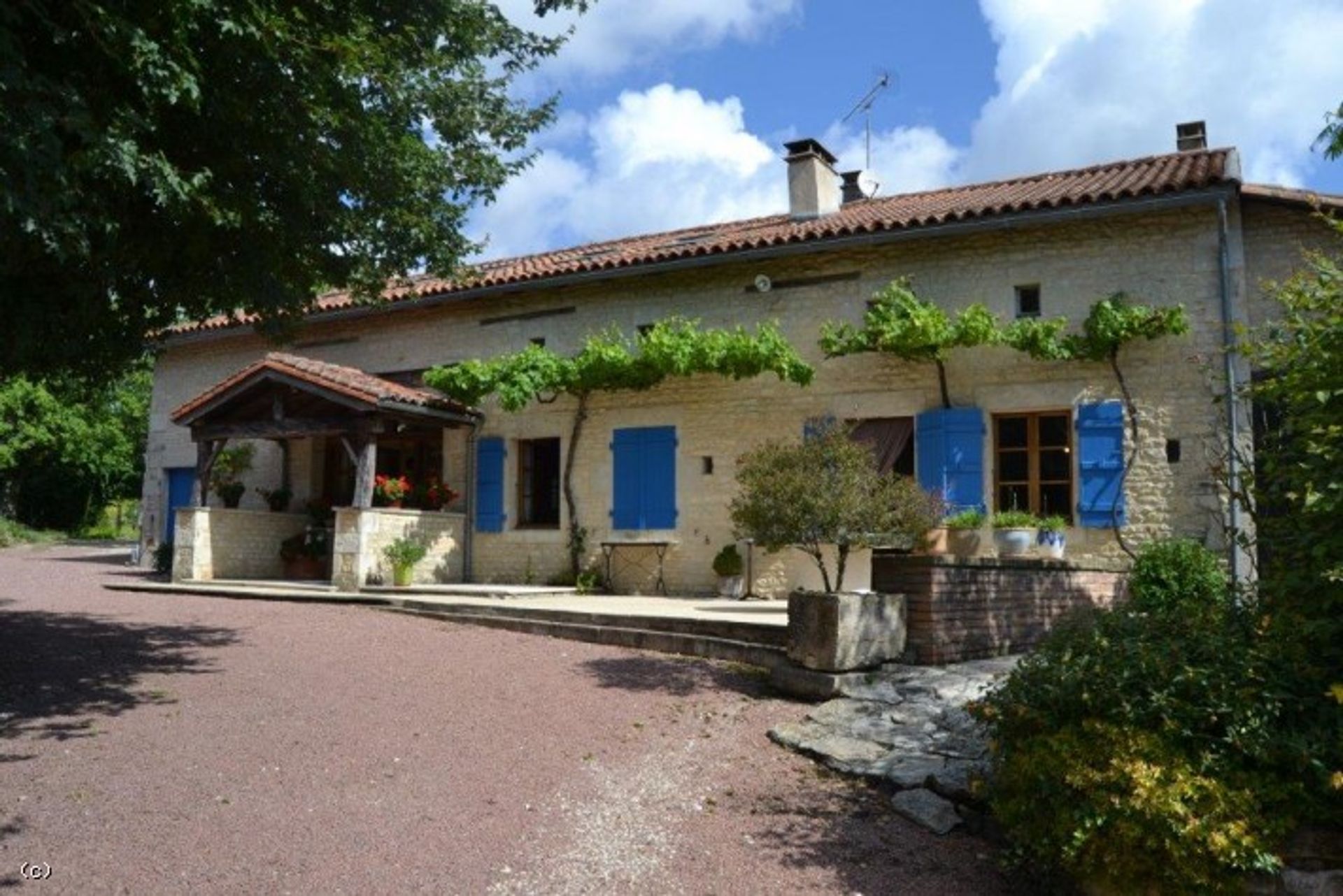 casa no Champagne-Mouton, Nouvelle-Aquitaine 10831483