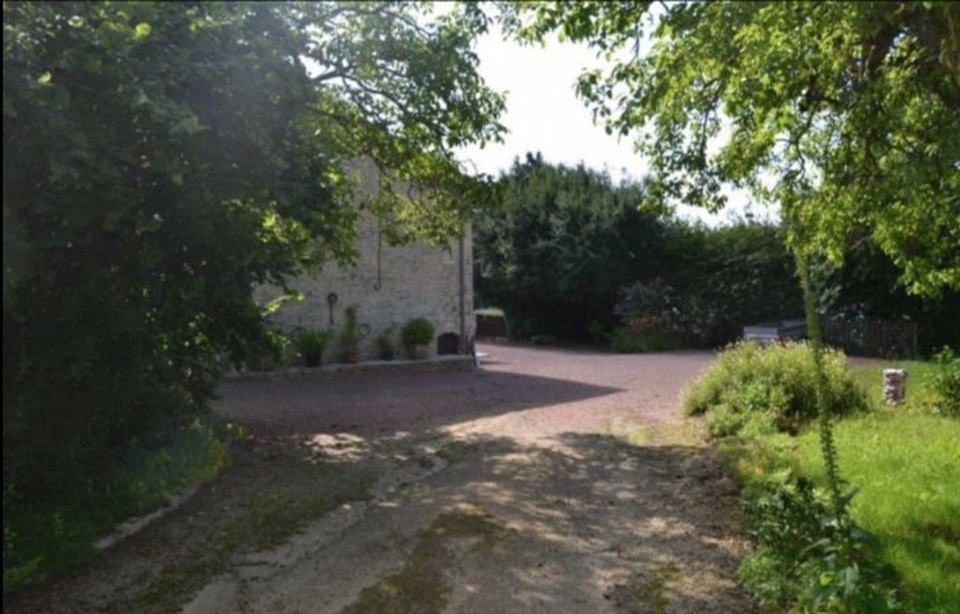 Hus i Champagne-Mouton, Nouvelle-Aquitaine 10831483