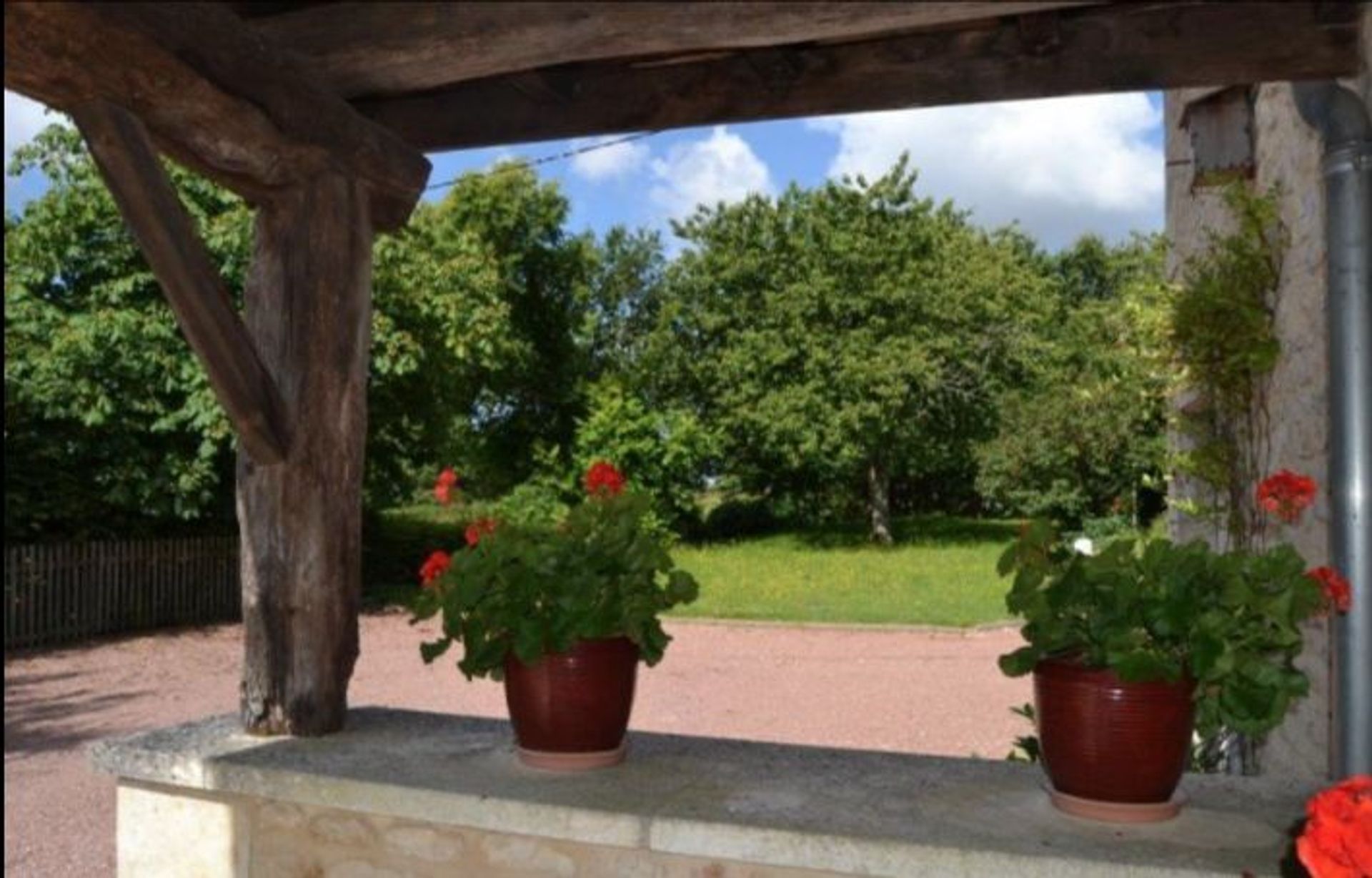 Hus i Champagne-Mouton, Nouvelle-Aquitaine 10831483