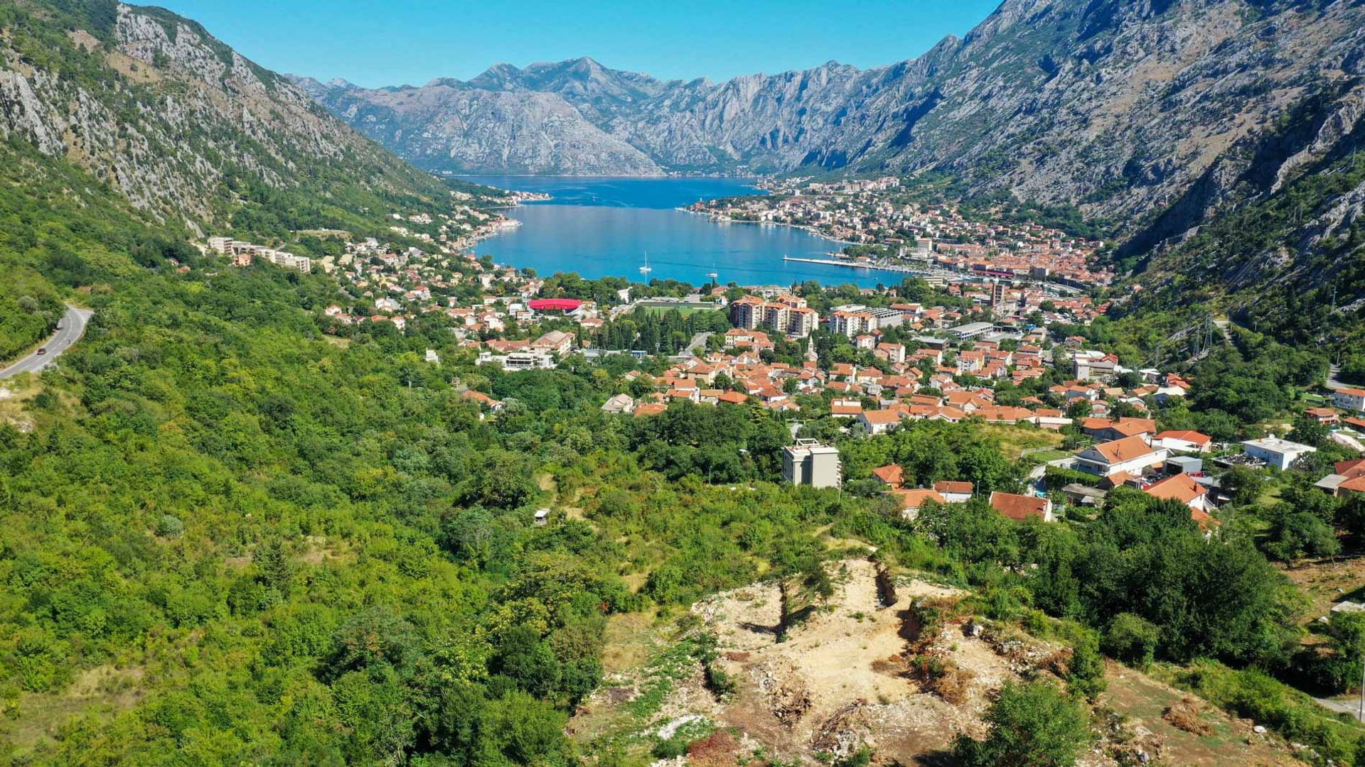 Tanah dalam Kavač, Opština Kotor 10831531