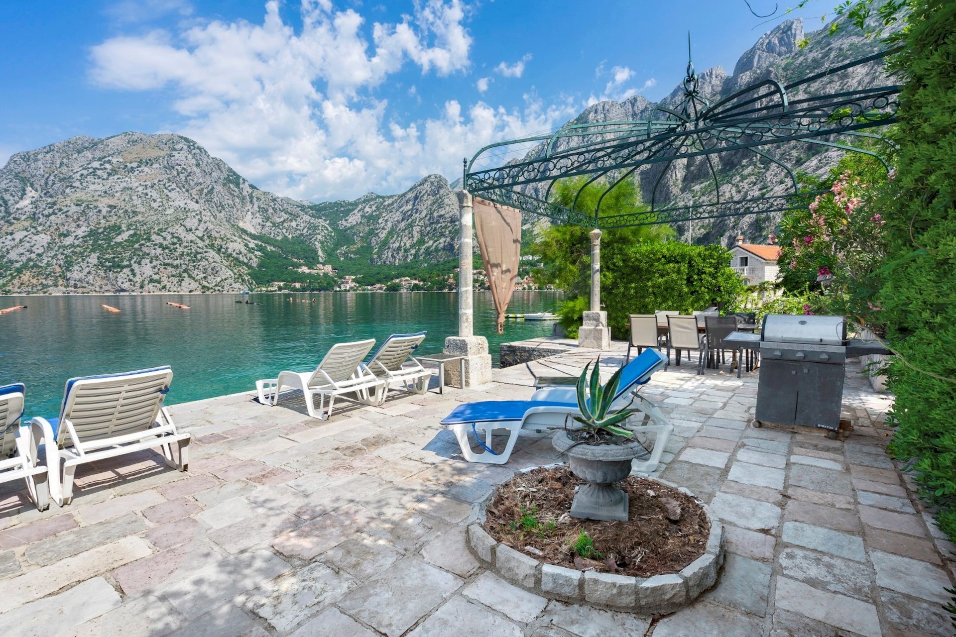 casa en Dobrota, Opština Kotor 10831537